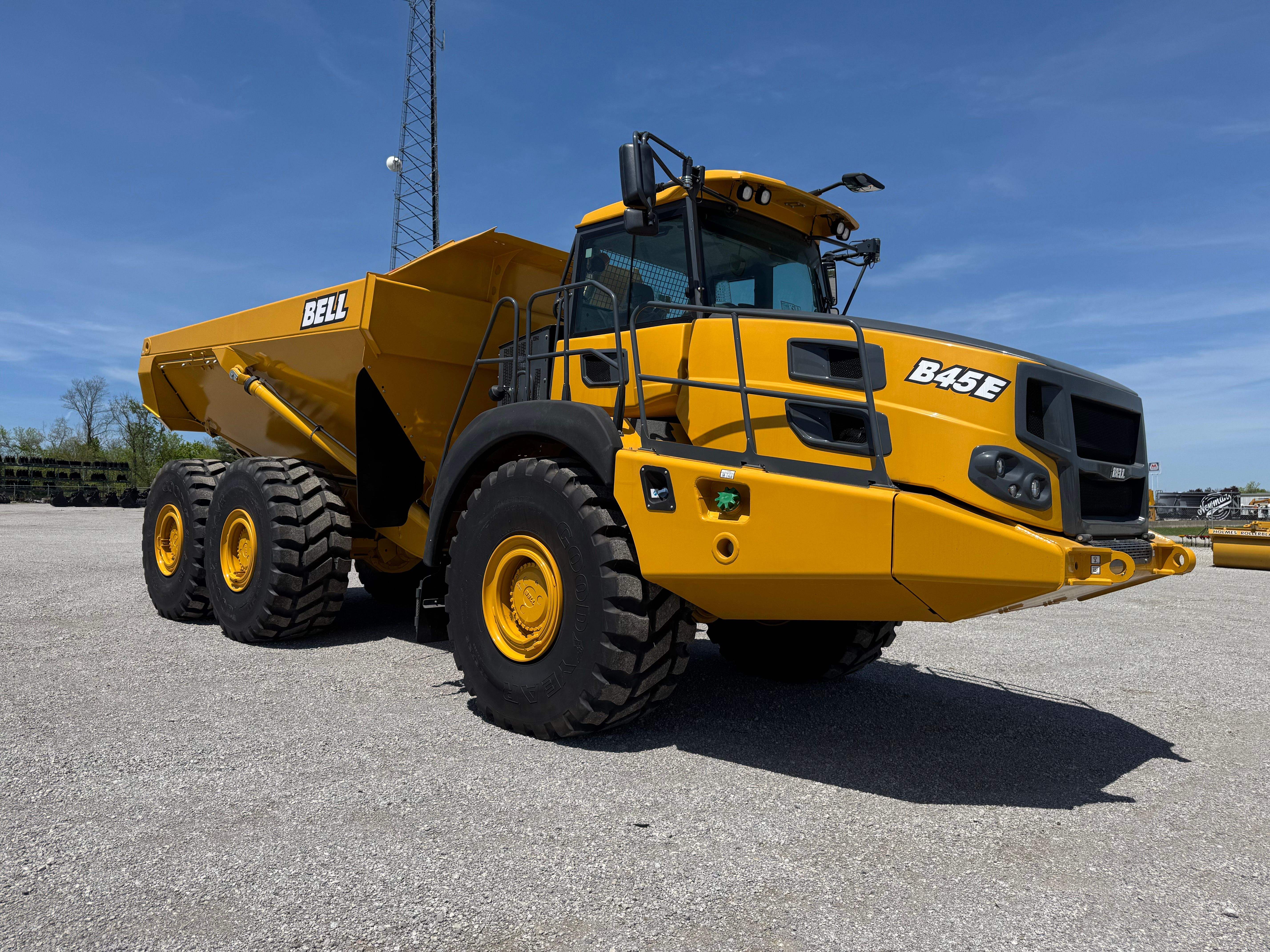 2025 BELL B45E Photo 12 Thumbnail