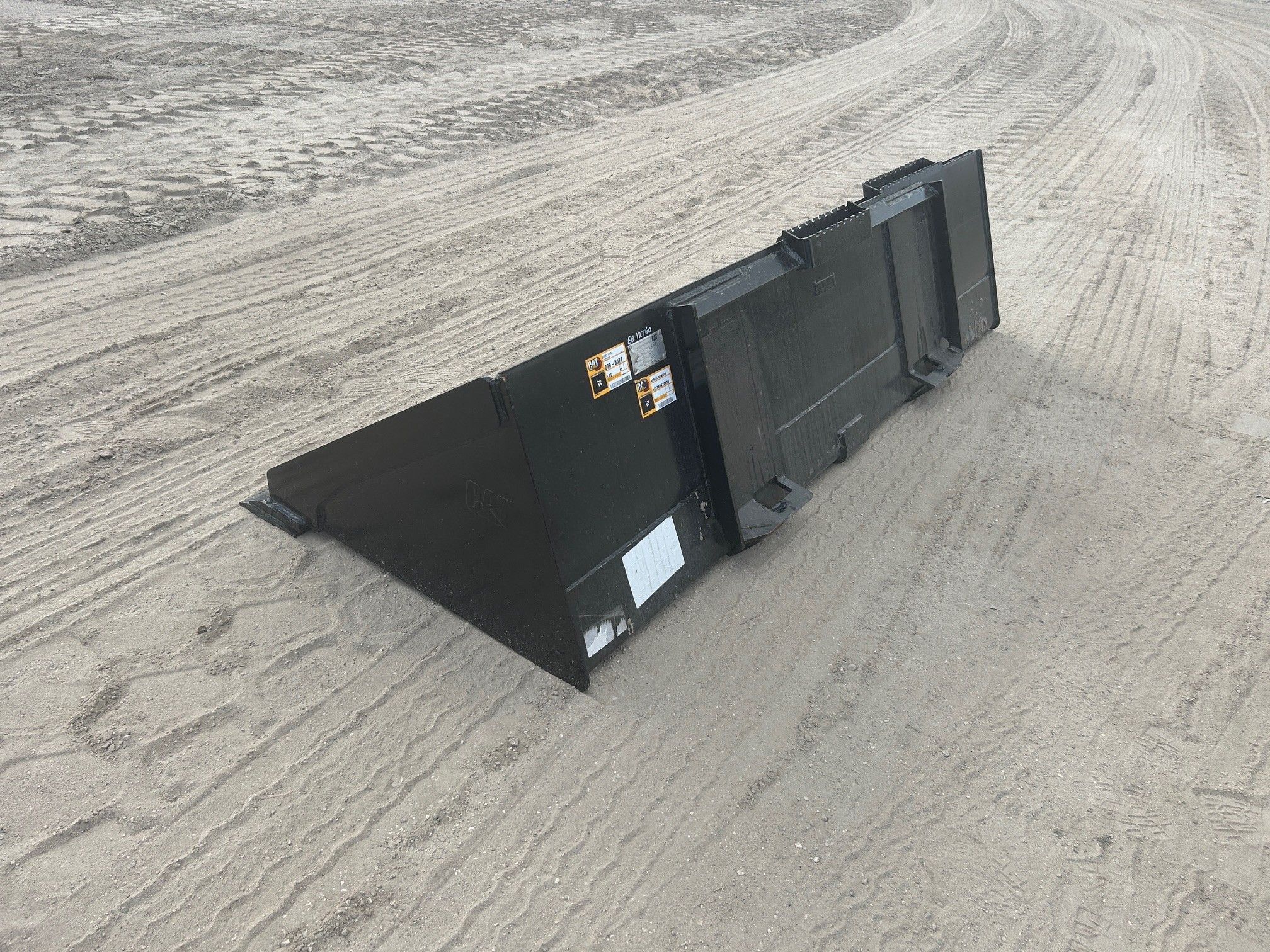 CAT 299D3 80" Skid Steer Bucket Photo 2 Thumbnail