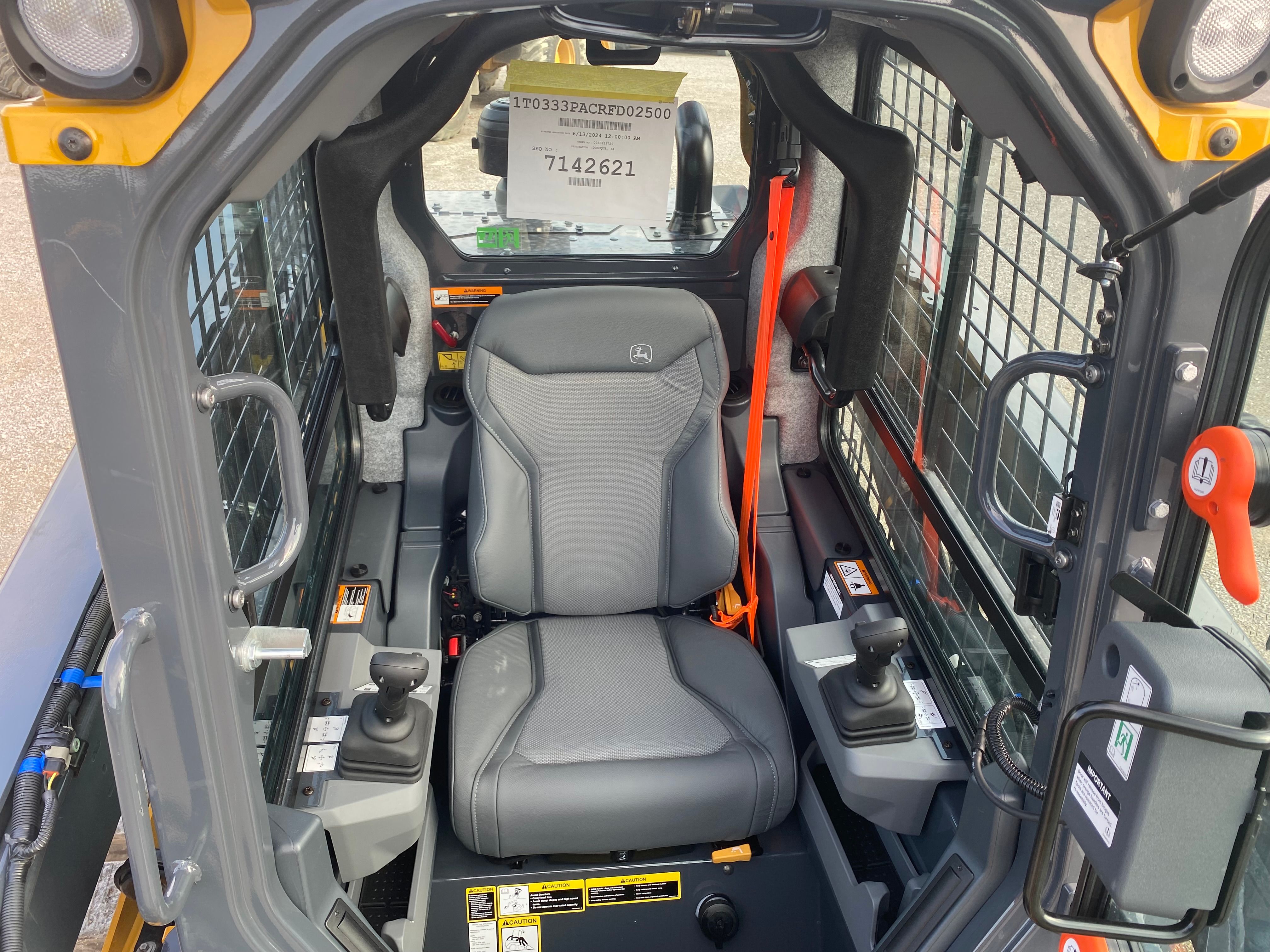 2024 JOHN DEERE 333P Photo 7 Thumbnail