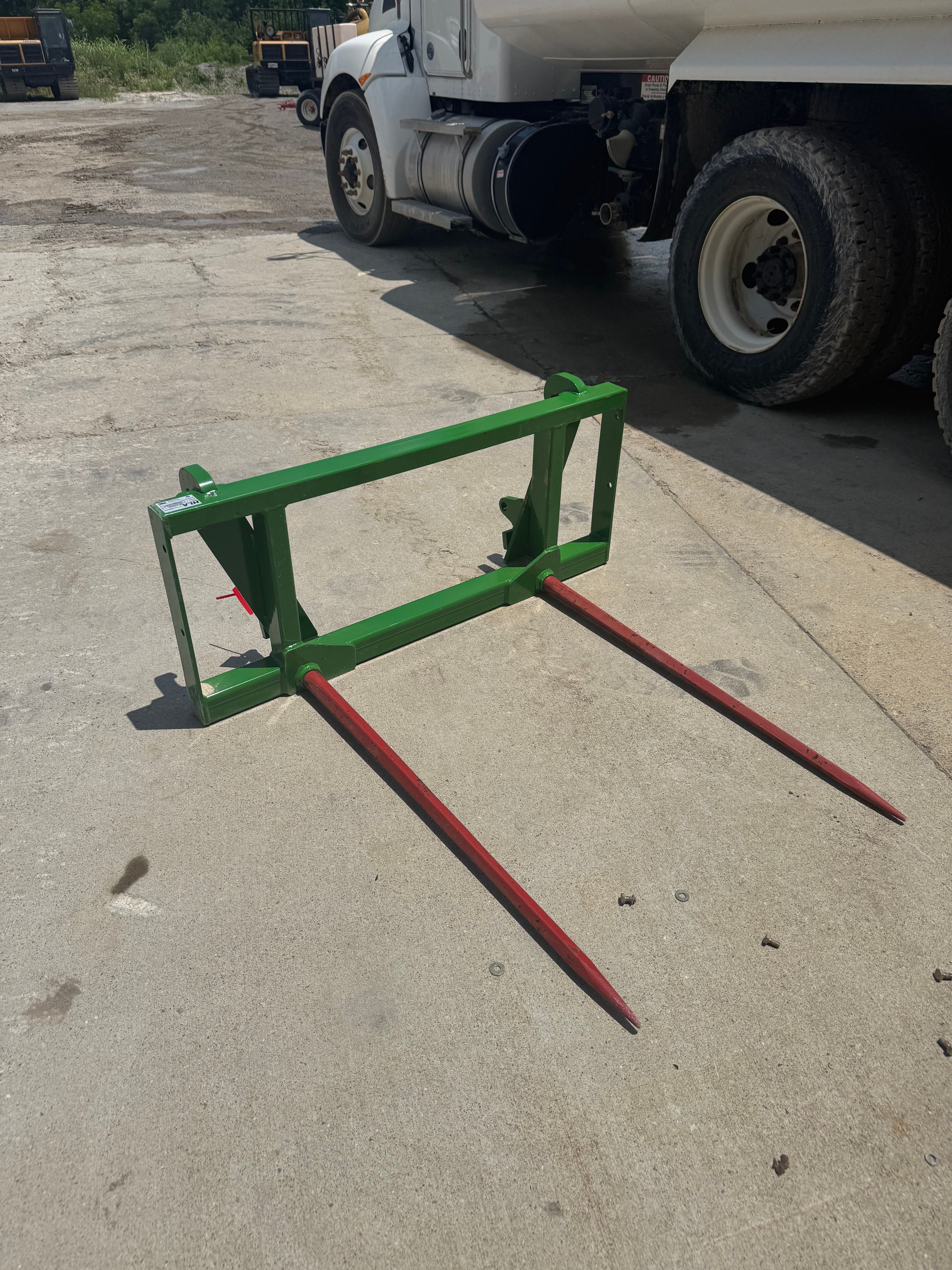 HLA DOUBLE BALE SPEAR FOR 6155 EURO COUPLER Photo 1 Thumbnail