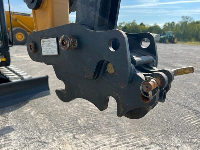 MANUAL QUICK COUPLER FOR SY50U Photo 3 Thumbnail