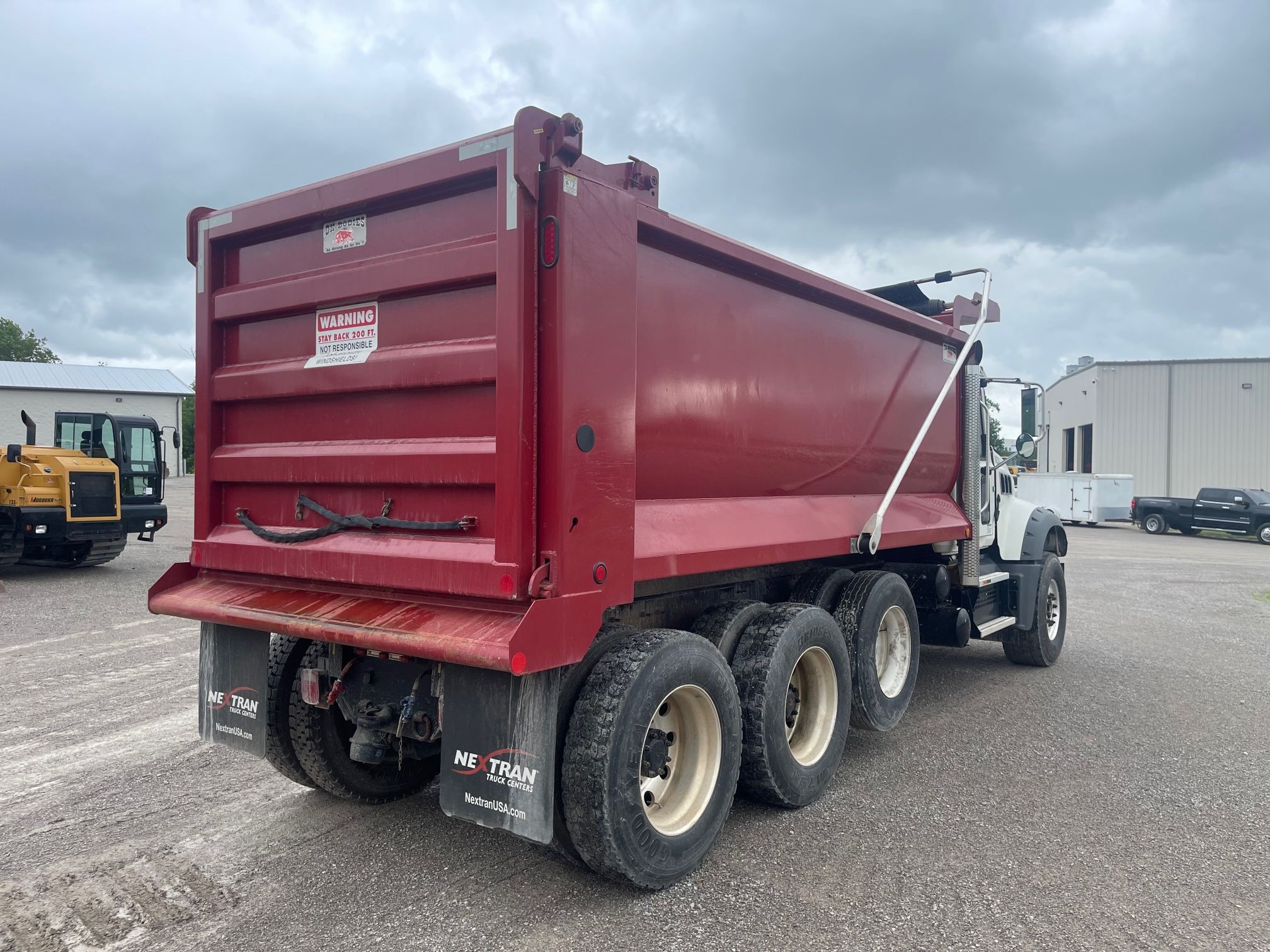 2021 MACK GR64F Photo 3 Thumbnail