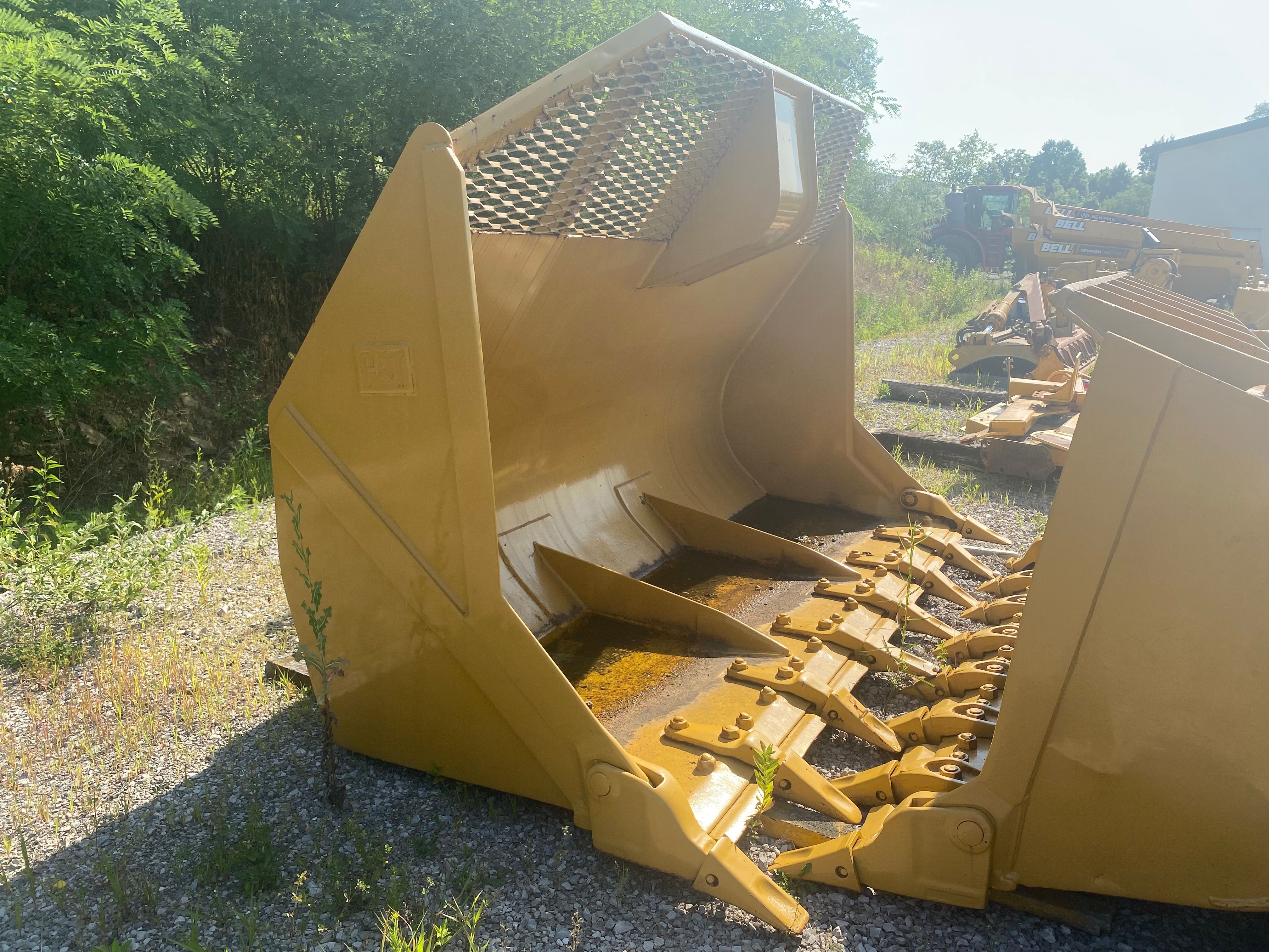 FRONT BUCKET FOR CAT 963C Photo 4 Thumbnail