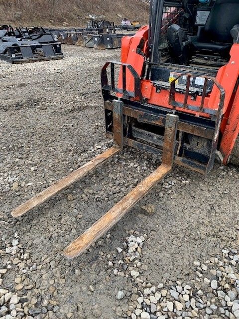 48" SKID STEER FORKS Photo 2 Thumbnail