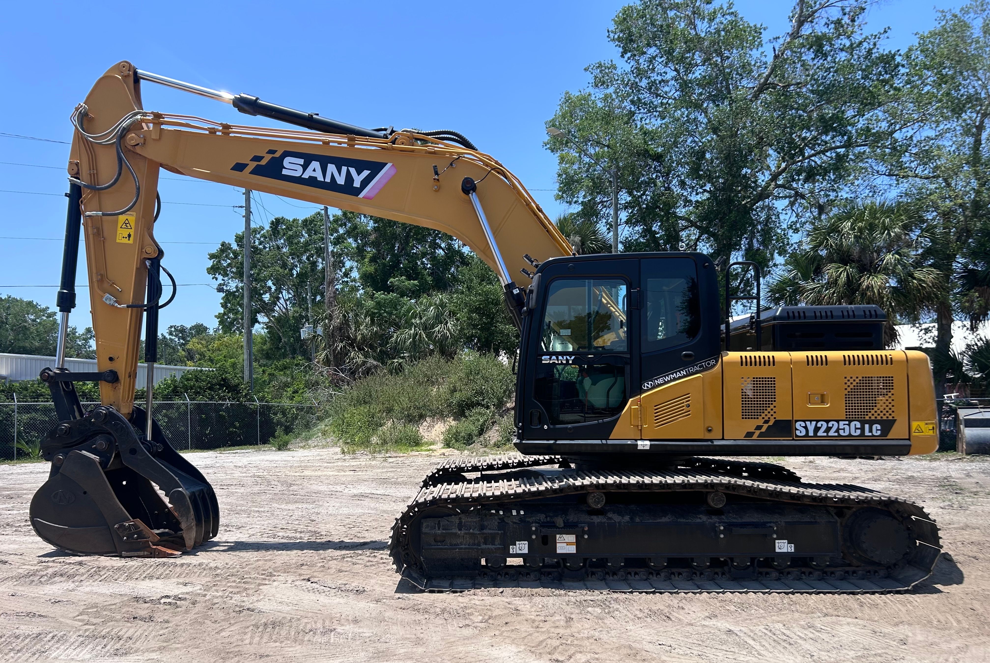 2022 SANY SY225C Photo 2 Thumbnail