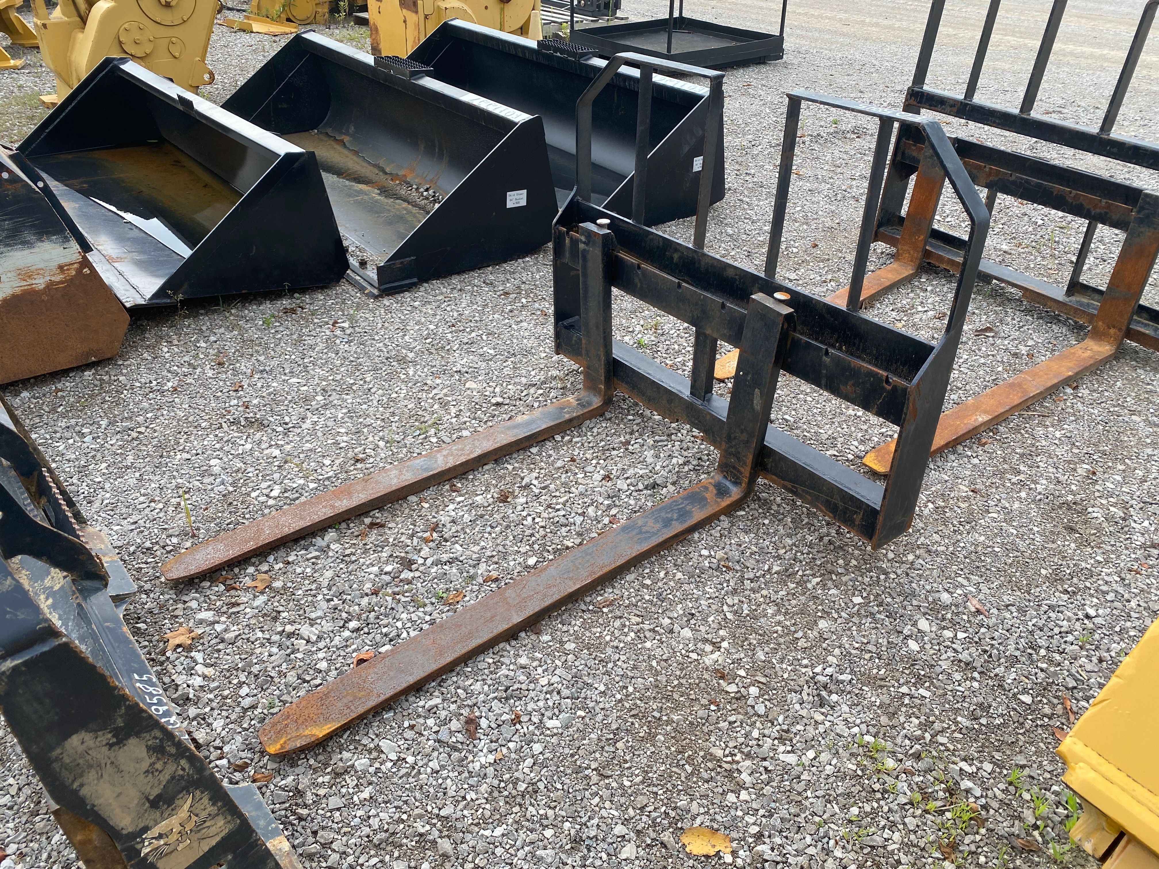 48" SKID STEER FORKS Photo 1 Thumbnail