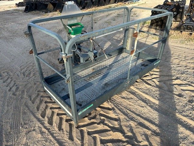 MAN BASKET FOR R40.30 Photo 4 Thumbnail