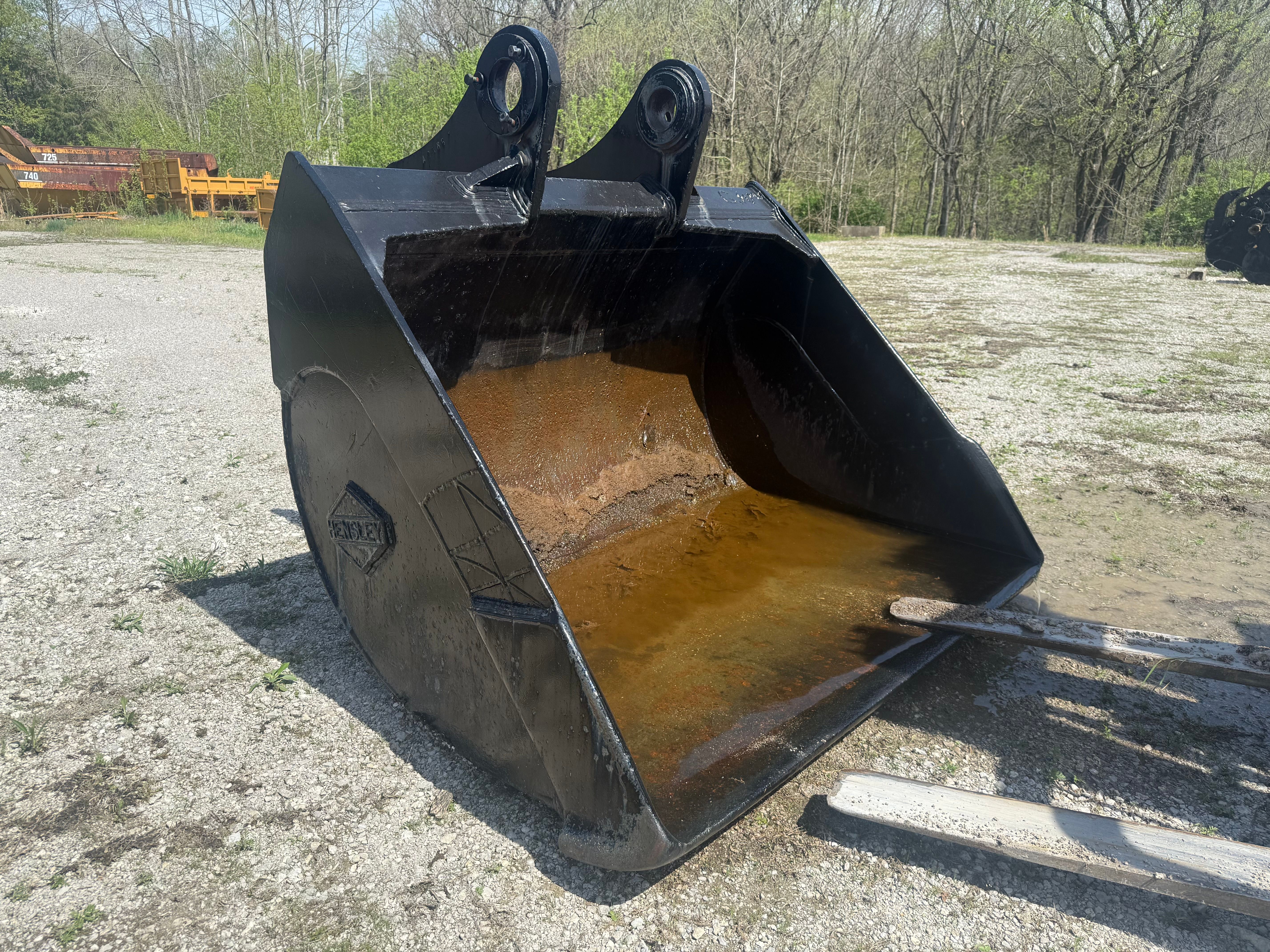 USED HENSLEY 60" DITCH BUCKET Photo 1 Thumbnail