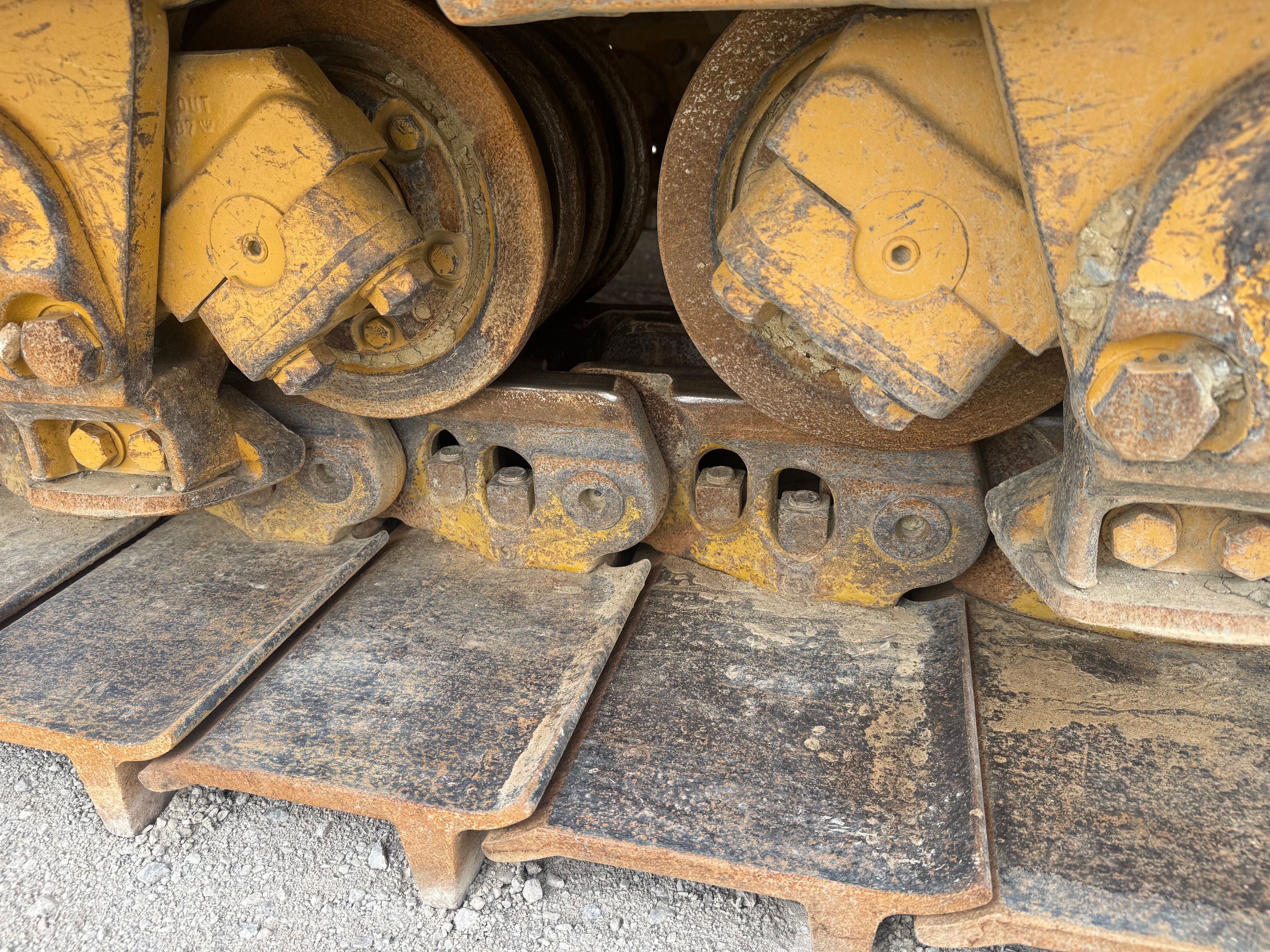 2017 CAT D8T Photo 12 Thumbnail