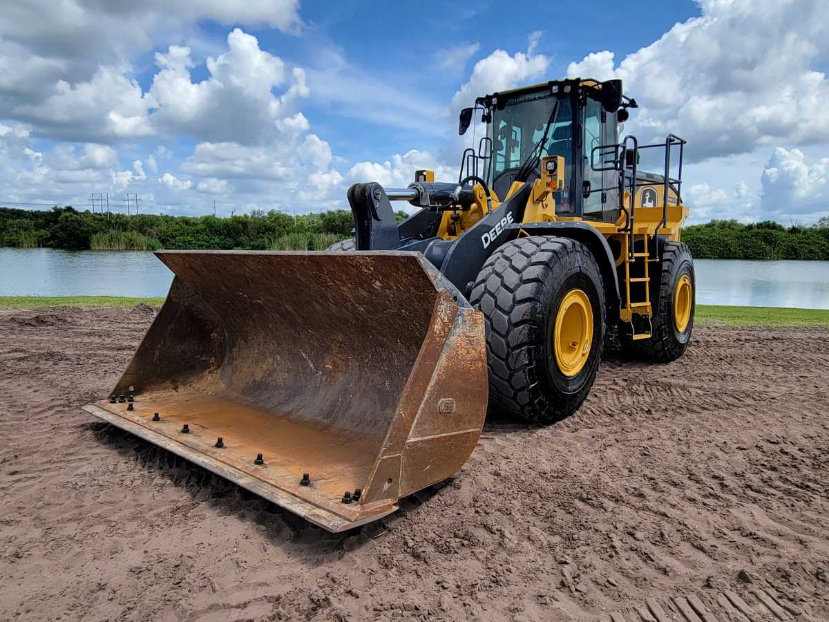 2021 JOHN DEERE JOHN DEERE 744L 5CU YARD WHEEL LOADER Photo 1