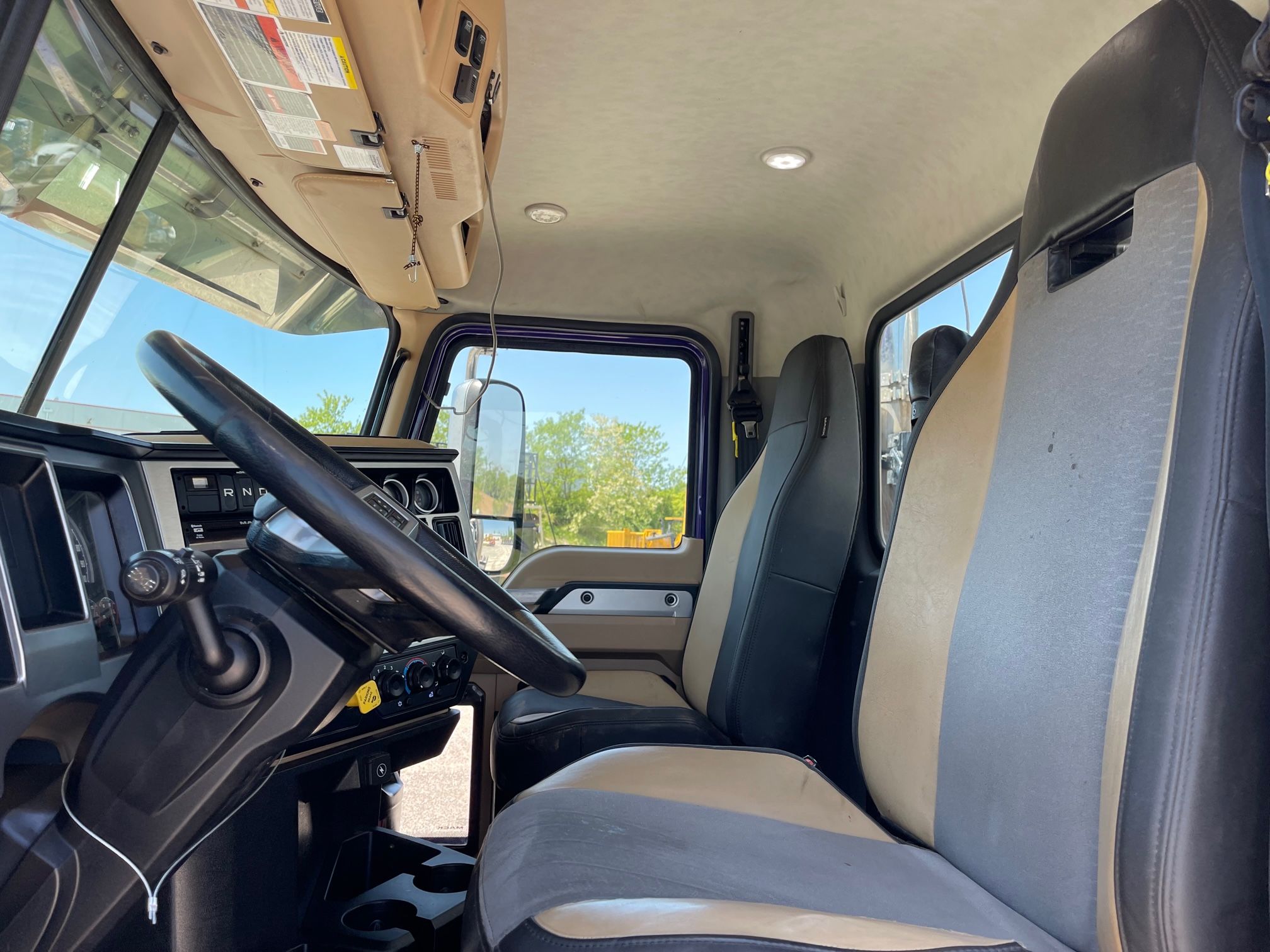 2021 MACK PI64T Photo 5 Thumbnail