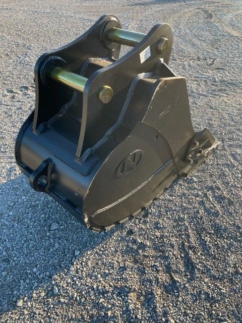 36" DIGGING BUCKET WITH 90MM PINS Photo 3 Thumbnail