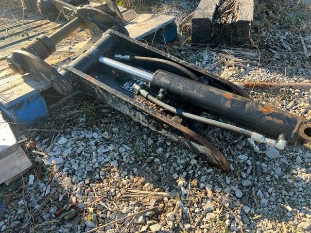 MAIN PIN THUMB TO FIT SY50U WITH QC Photo 1 Thumbnail