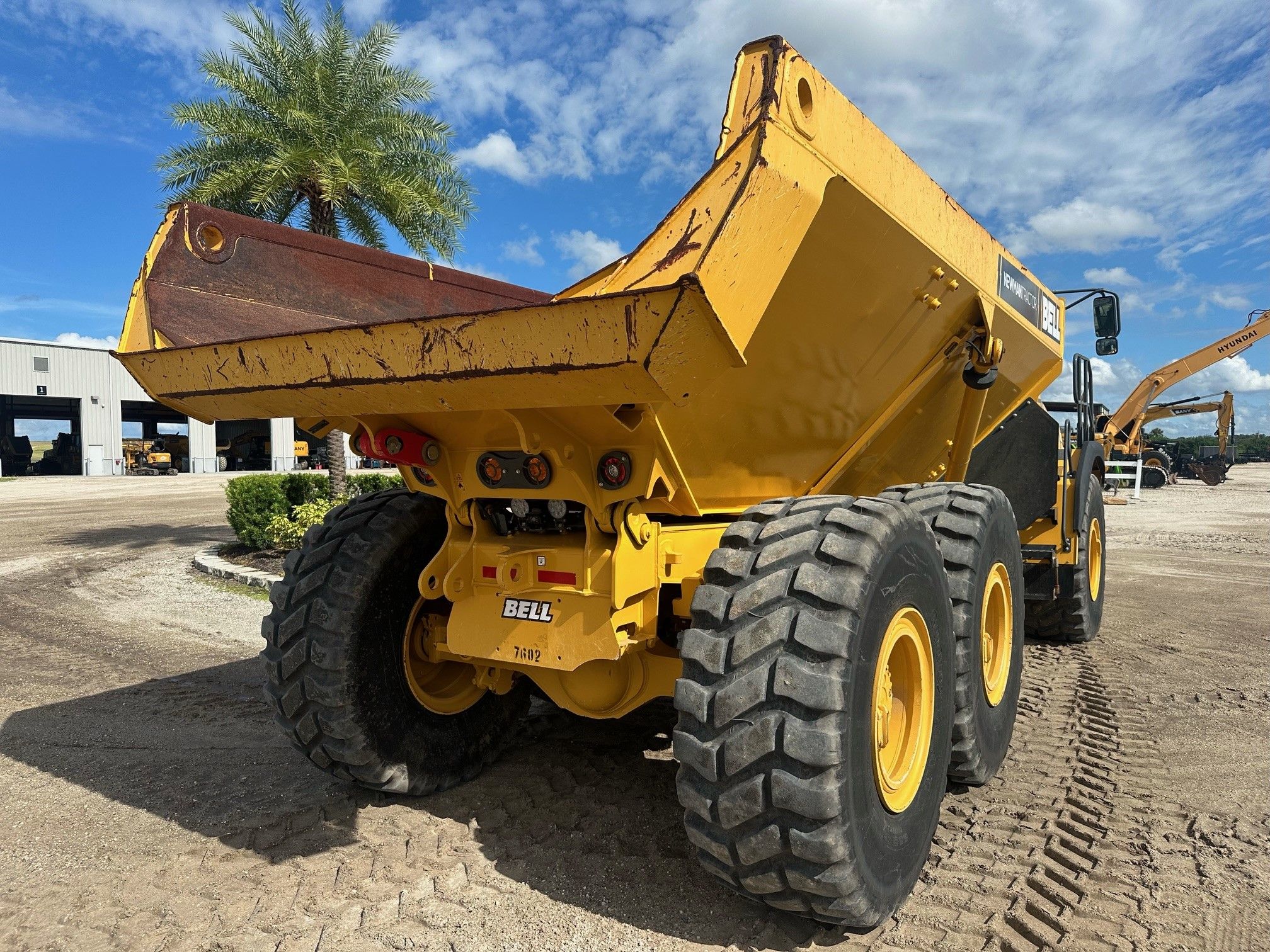 2021 BELL B30E Photo 4 Thumbnail