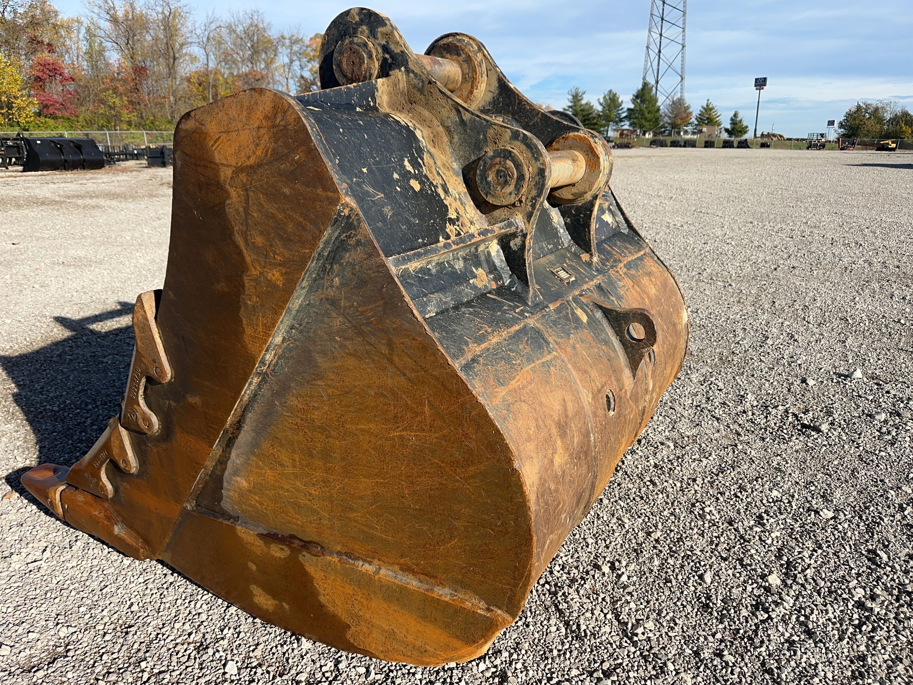 72" BUCKET FOR SY500H Photo 3 Thumbnail