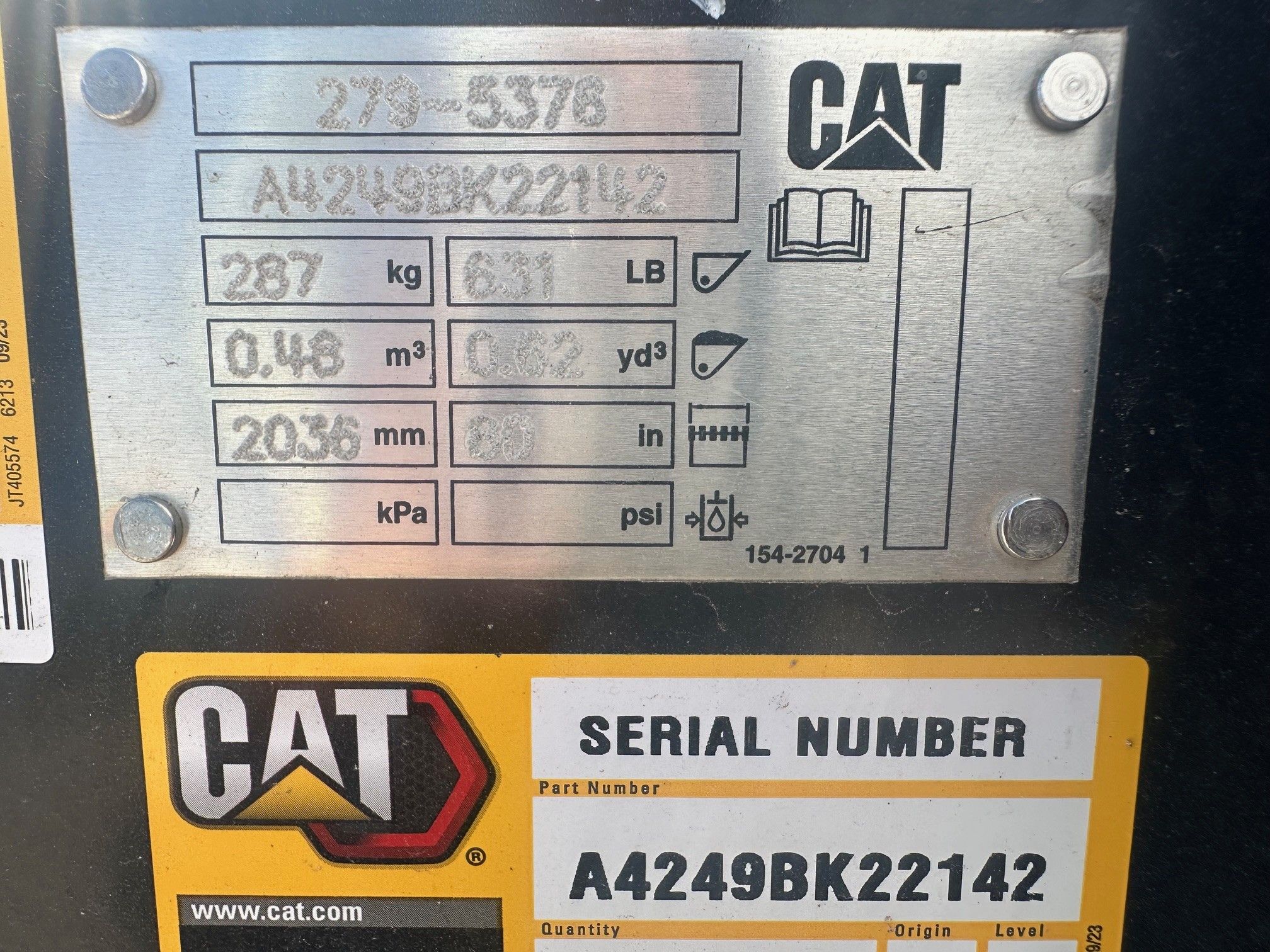 CAT 299D3 80" Skid Steer Bucket Photo 5 Thumbnail