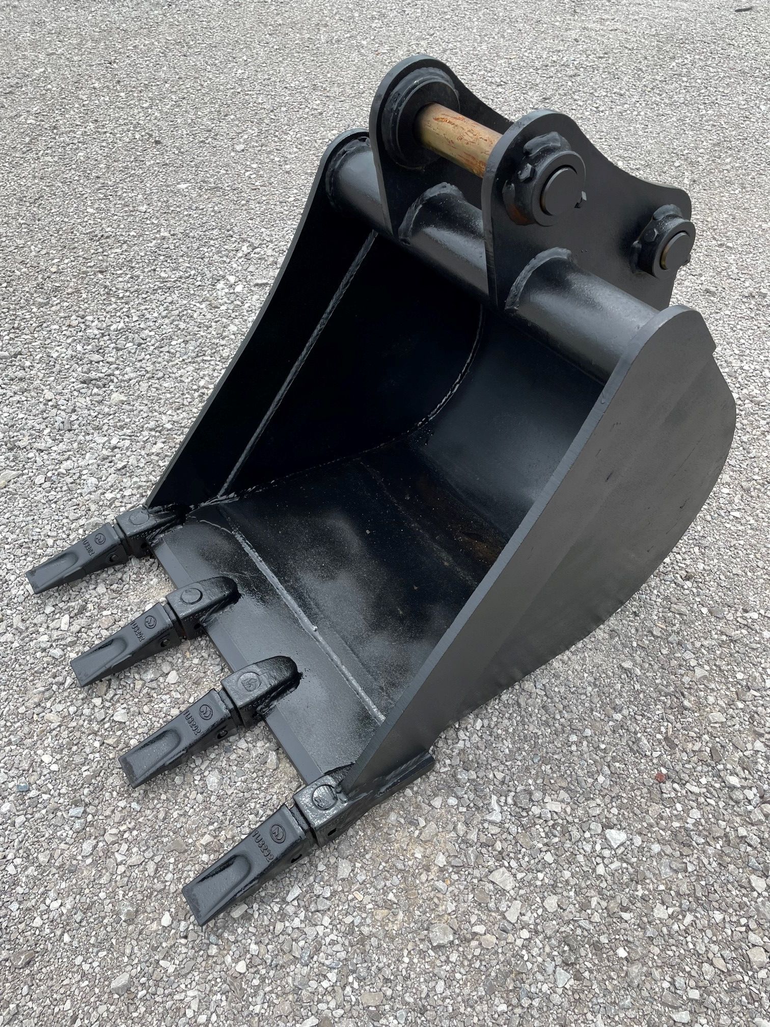 24" EXCAVATOR DIGGING BUCKET 45MM PIN Photo 1 Thumbnail