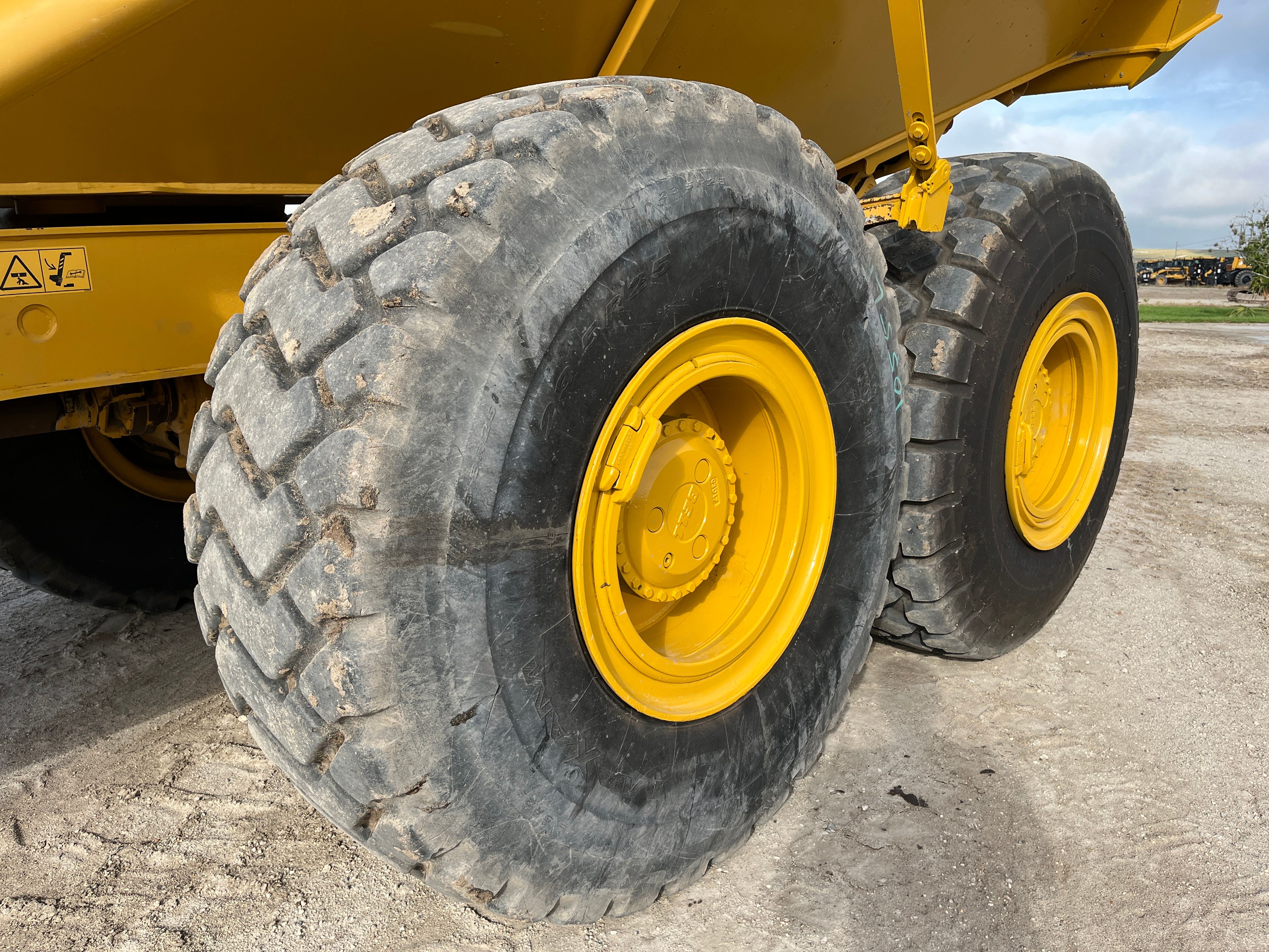 2020 BELL B30E Photo 12 Thumbnail