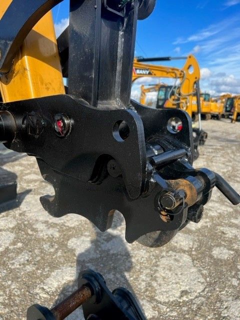 MANUAL QUICK COUPLER FOR SY60C Photo 2 Thumbnail