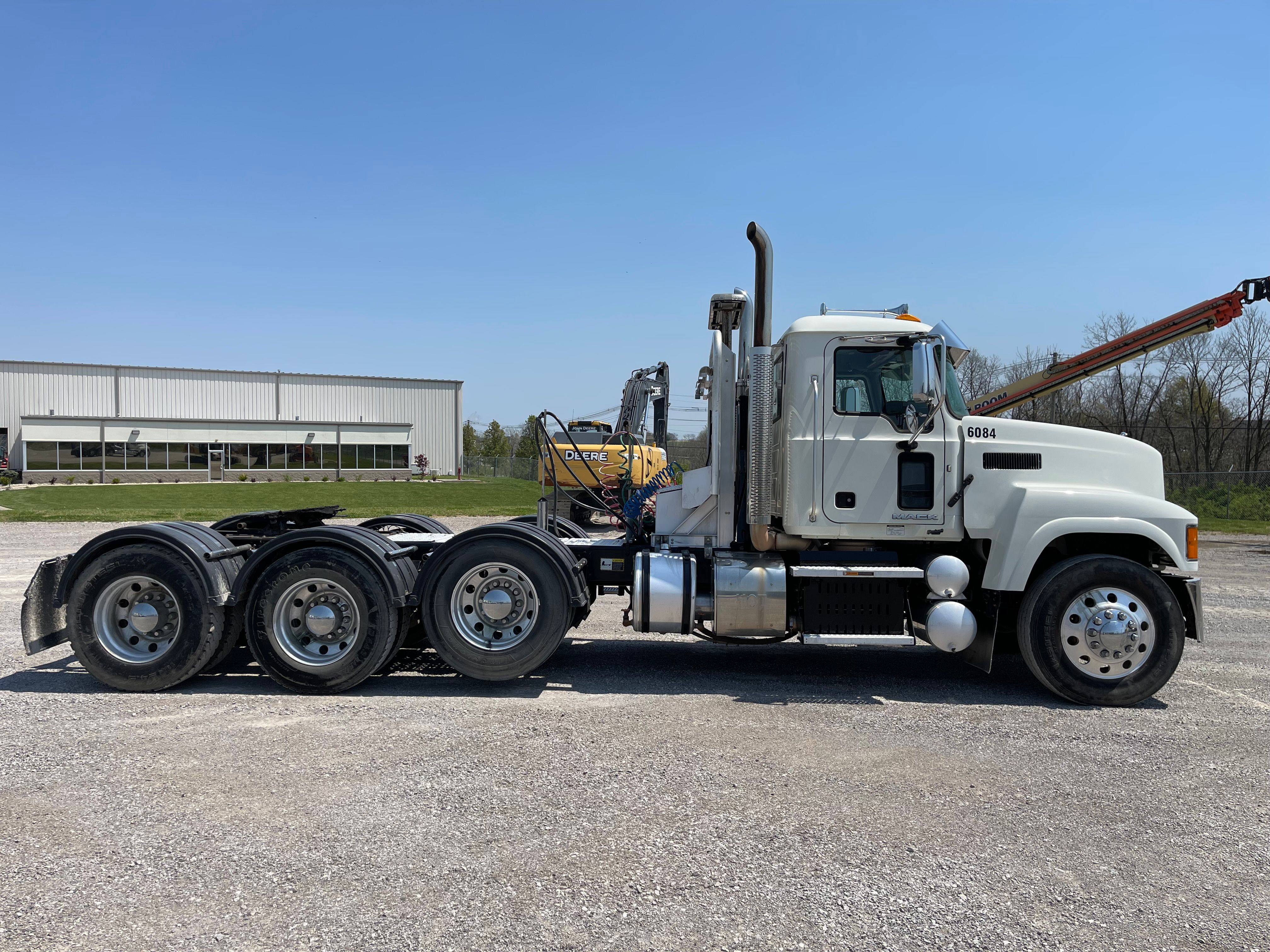 2016 MACK CHU613 Photo 5 Thumbnail