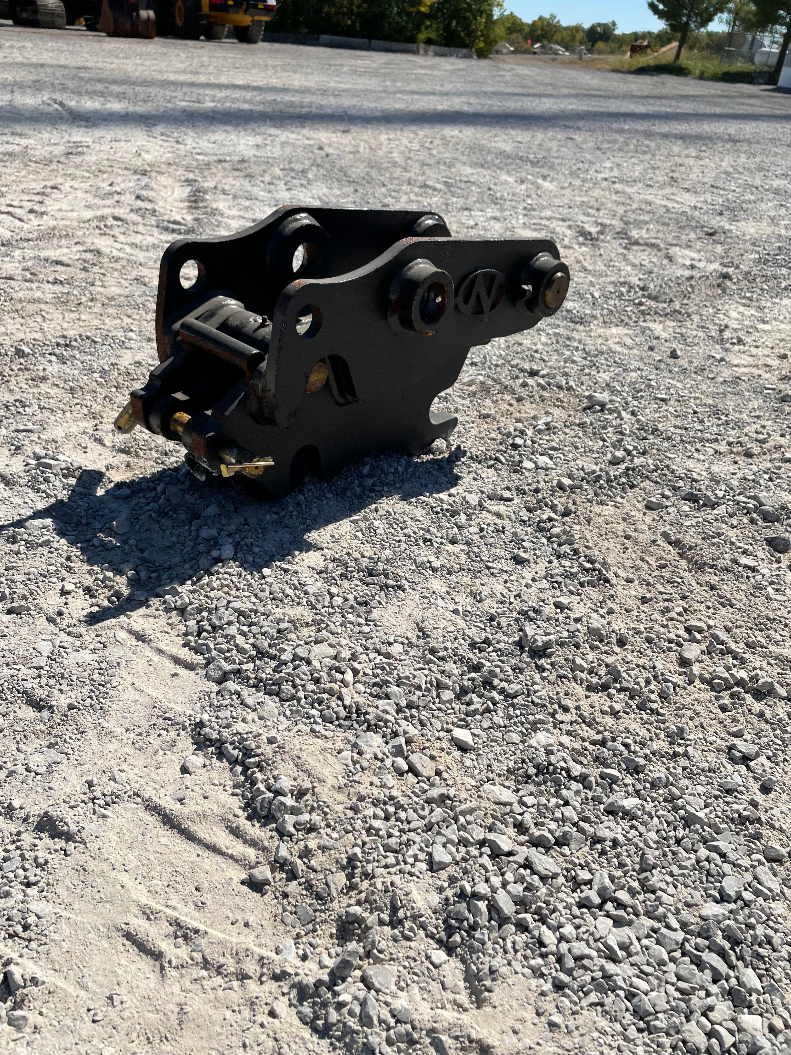 MANUAL QUICK COUPLER FOR SY50U Photo 1 Thumbnail