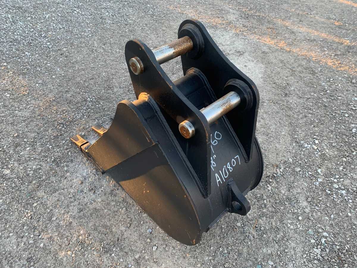 18" BUCKET FOR SY60C Photo 1