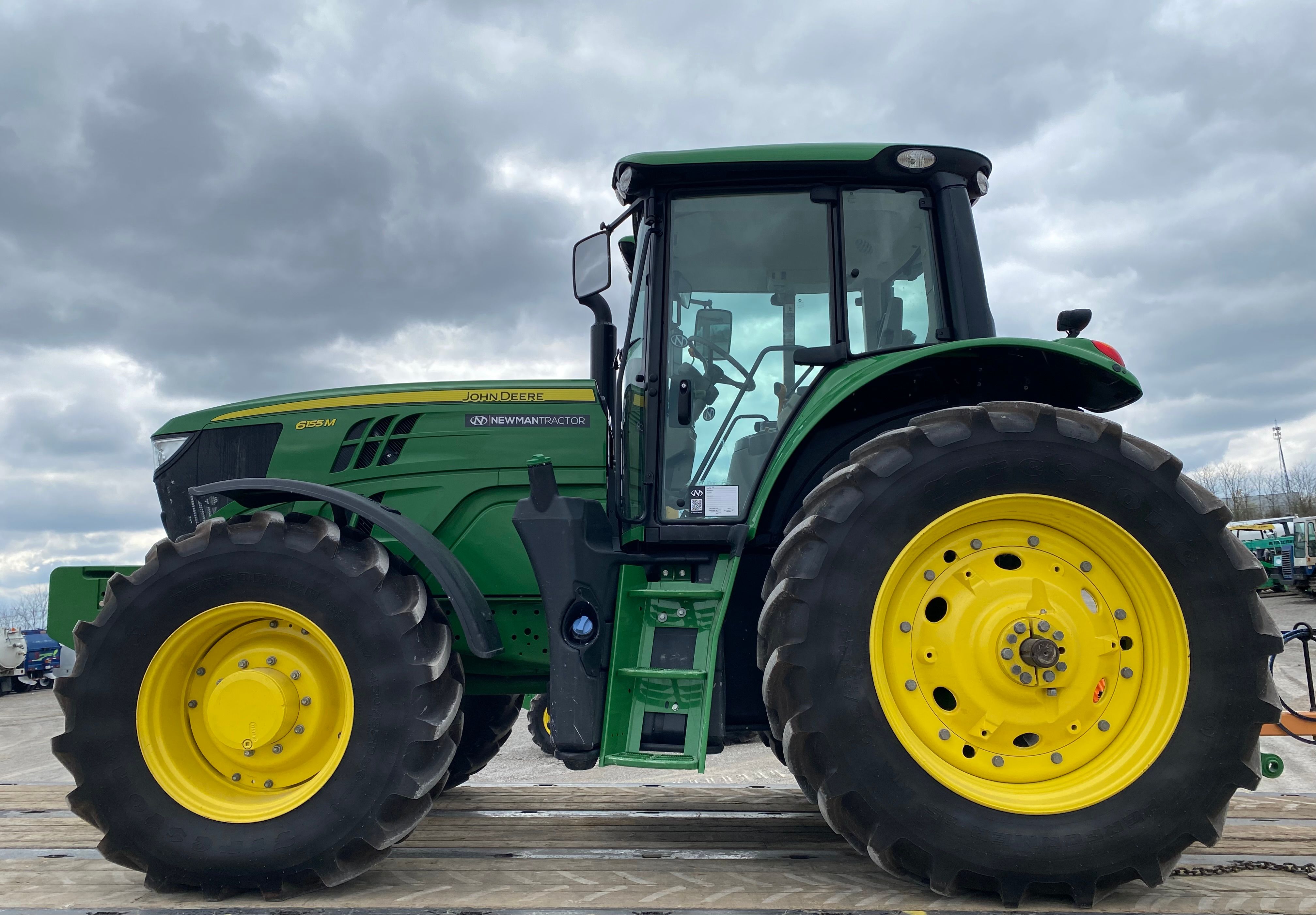 2021 JOHN DEERE 6155M Photo 2 Thumbnail