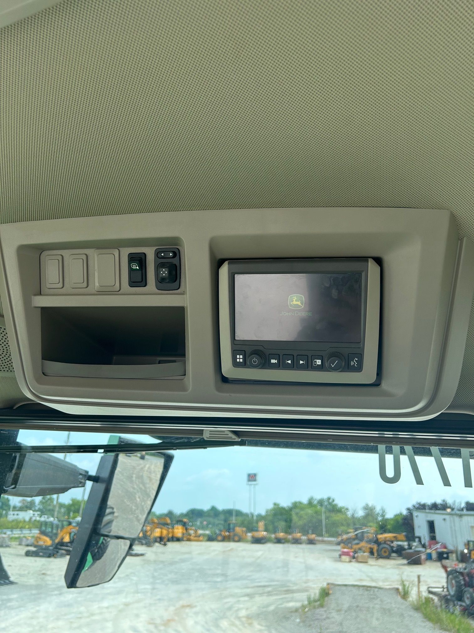 2022 JOHN DEERE 9R 590 Photo 11 Thumbnail