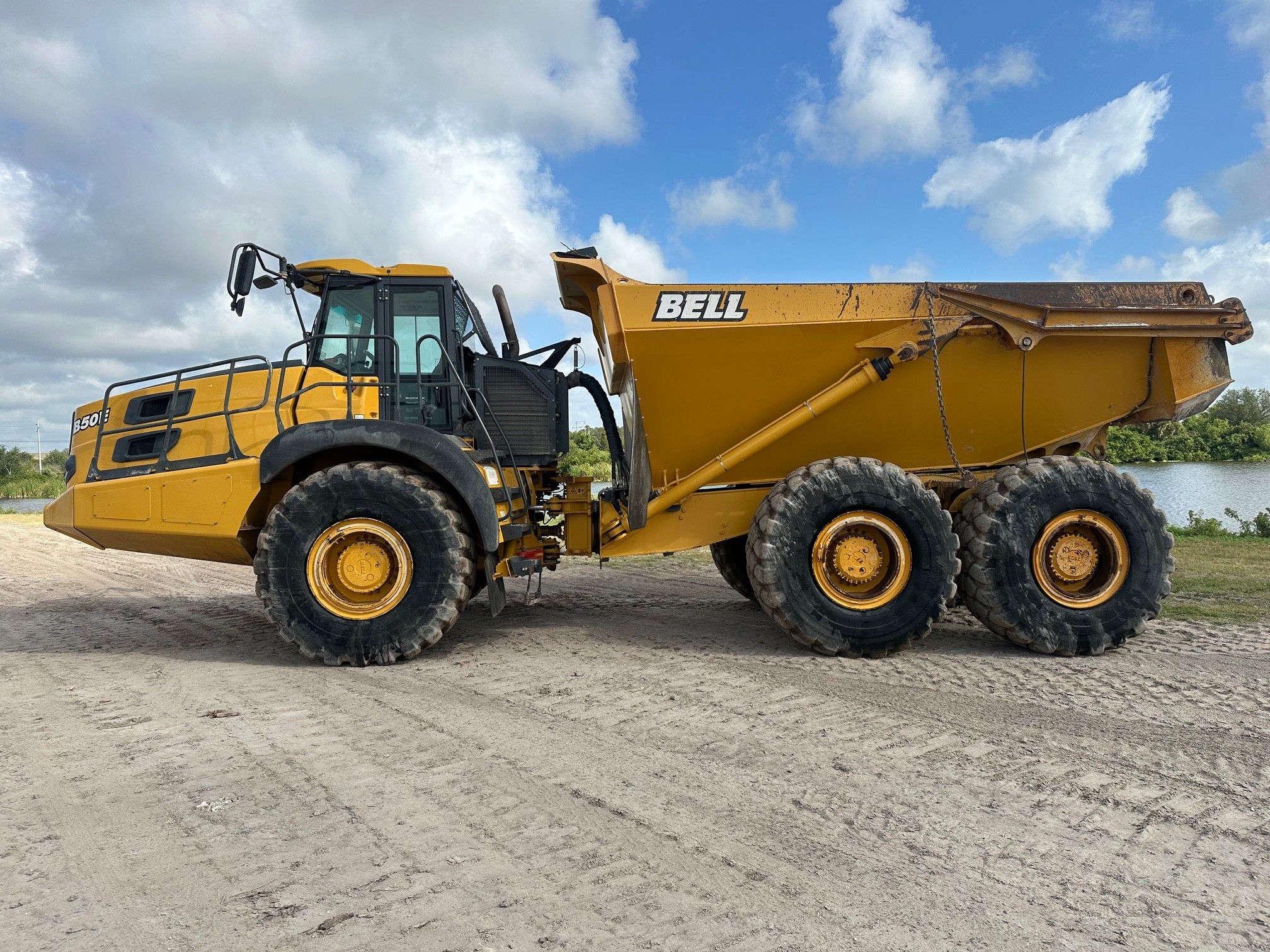 2022 BELL B50E Photo 2 Thumbnail