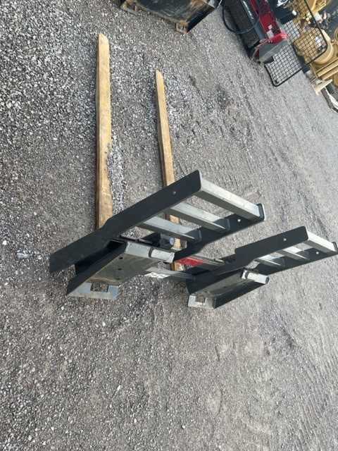 72" SKID STEER FORKS Photo 1