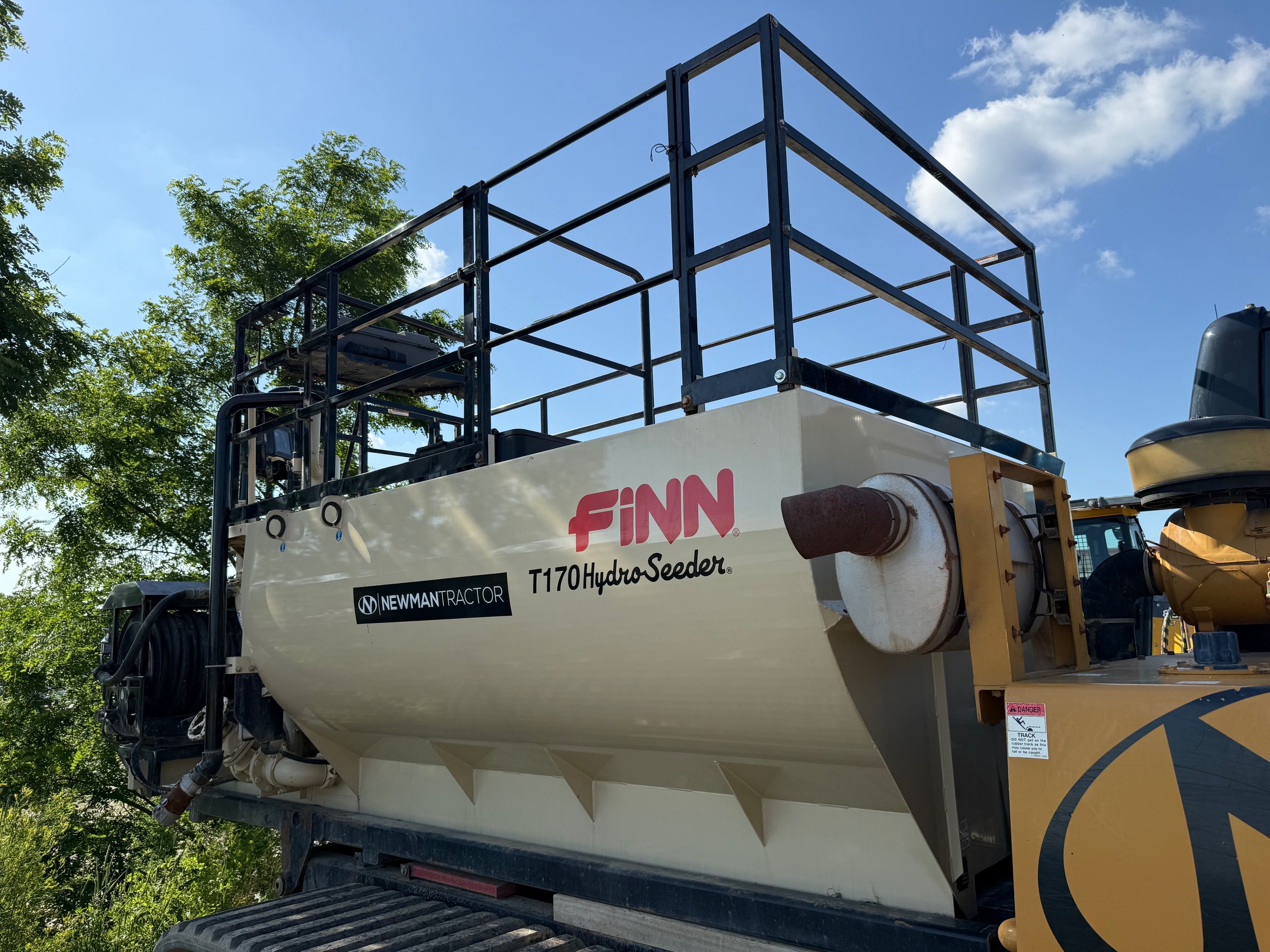 2023 FINN T170 HYDROSEEDER Photo 2 Thumbnail