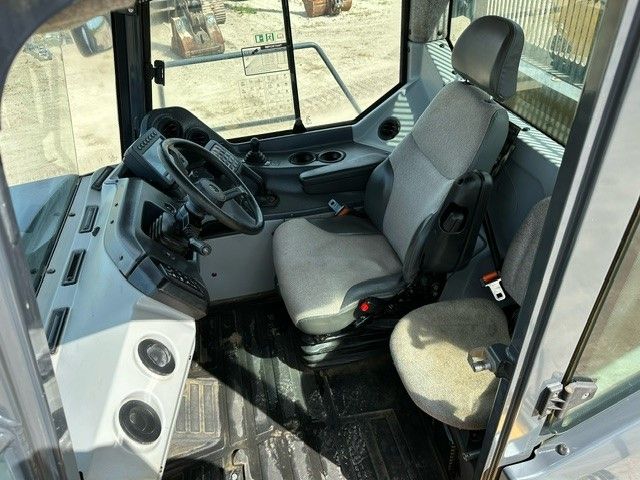 2020 JOHN DEERE 410E Photo 7 Thumbnail