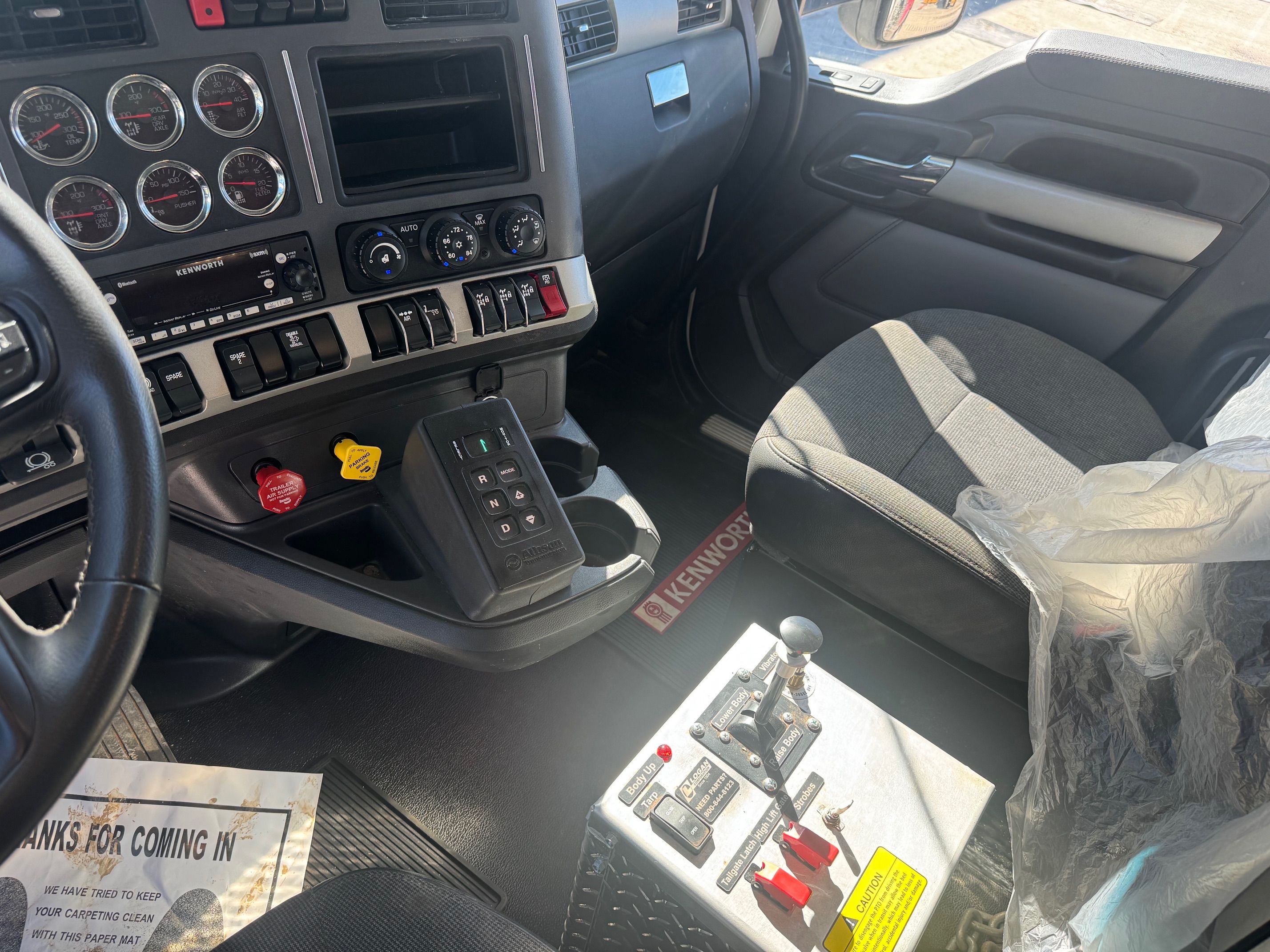 2025 KENWORTH T880 DUMP Photo 6 Thumbnail