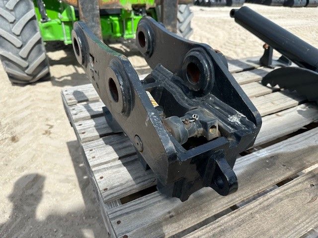 MANUAL QUICK COUPLER FOR SY50U Photo 1 Thumbnail