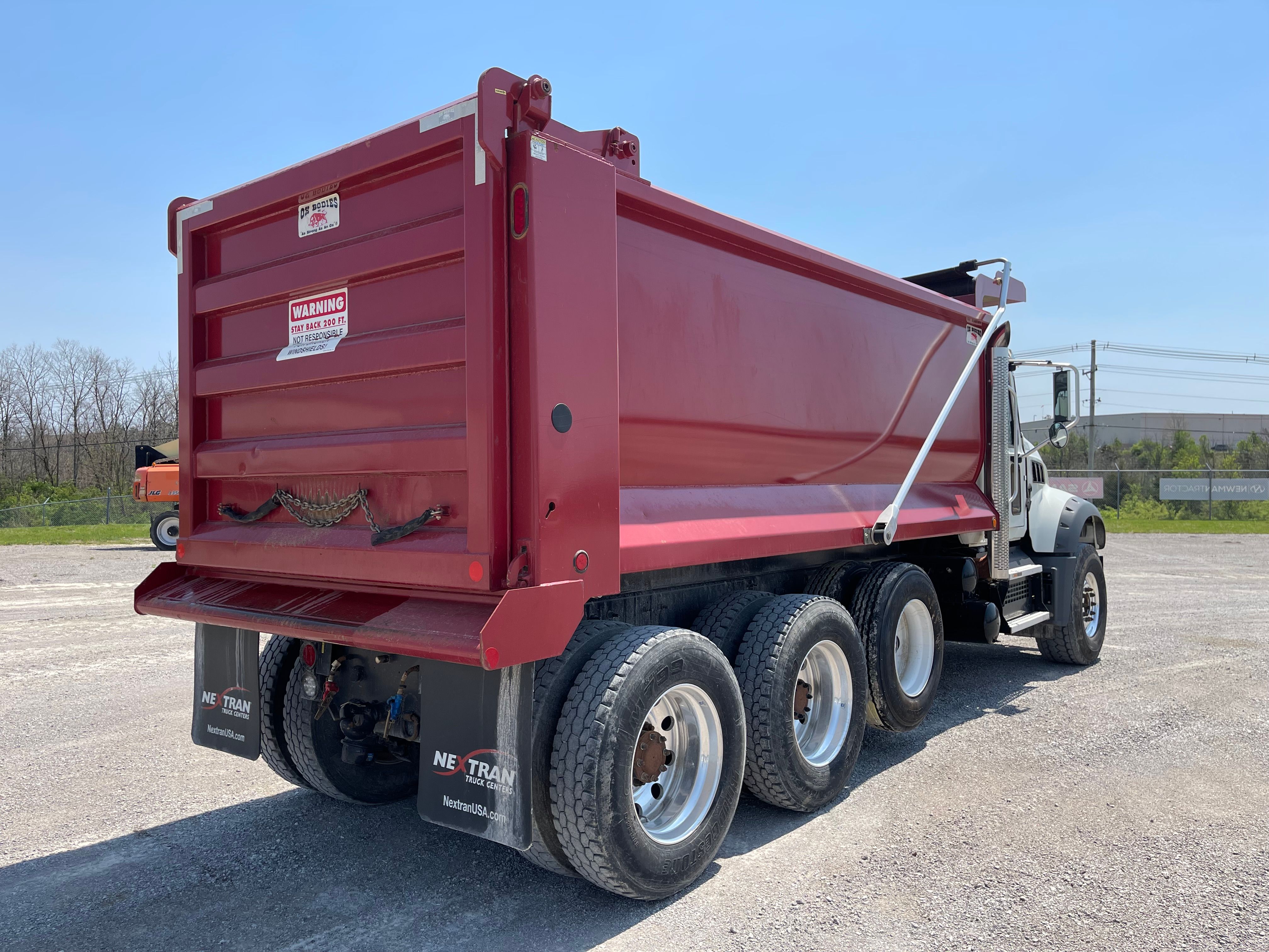 2021 MACK GR64F Photo 4 Thumbnail