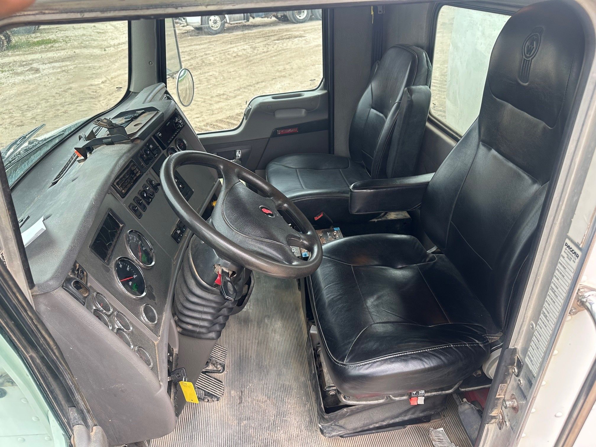 2019 KENWORTH T370 WATER Photo 7 Thumbnail