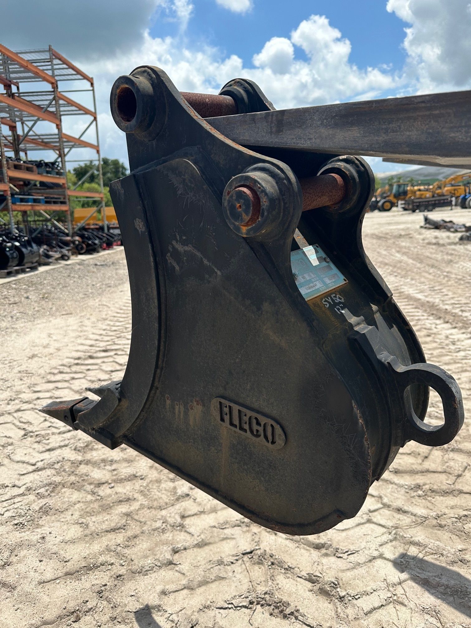 12" BUCKET FOR SY50U Photo 2 Thumbnail