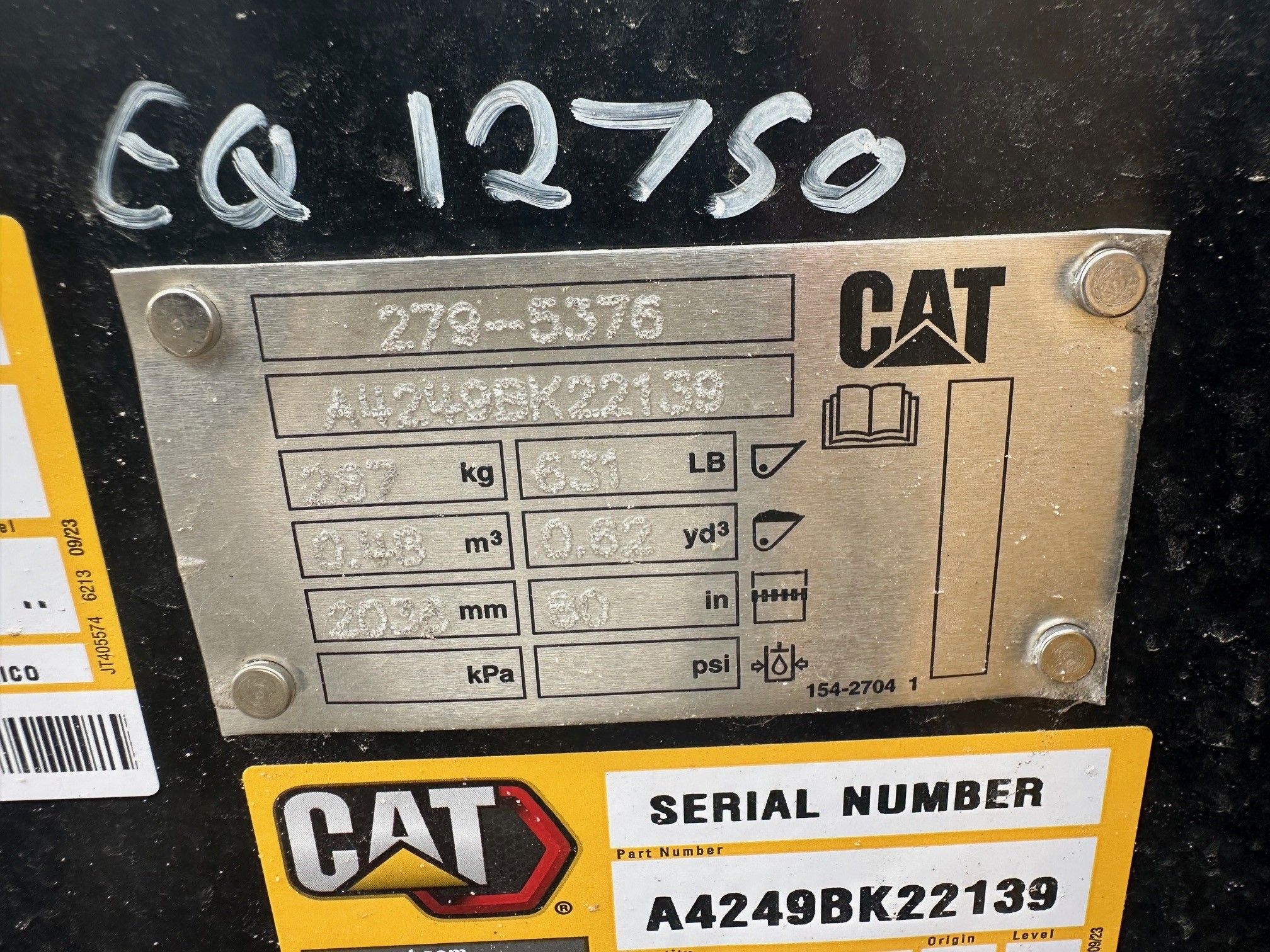 CAT 299D3 80" Skid Steer Bucket Photo 5 Thumbnail
