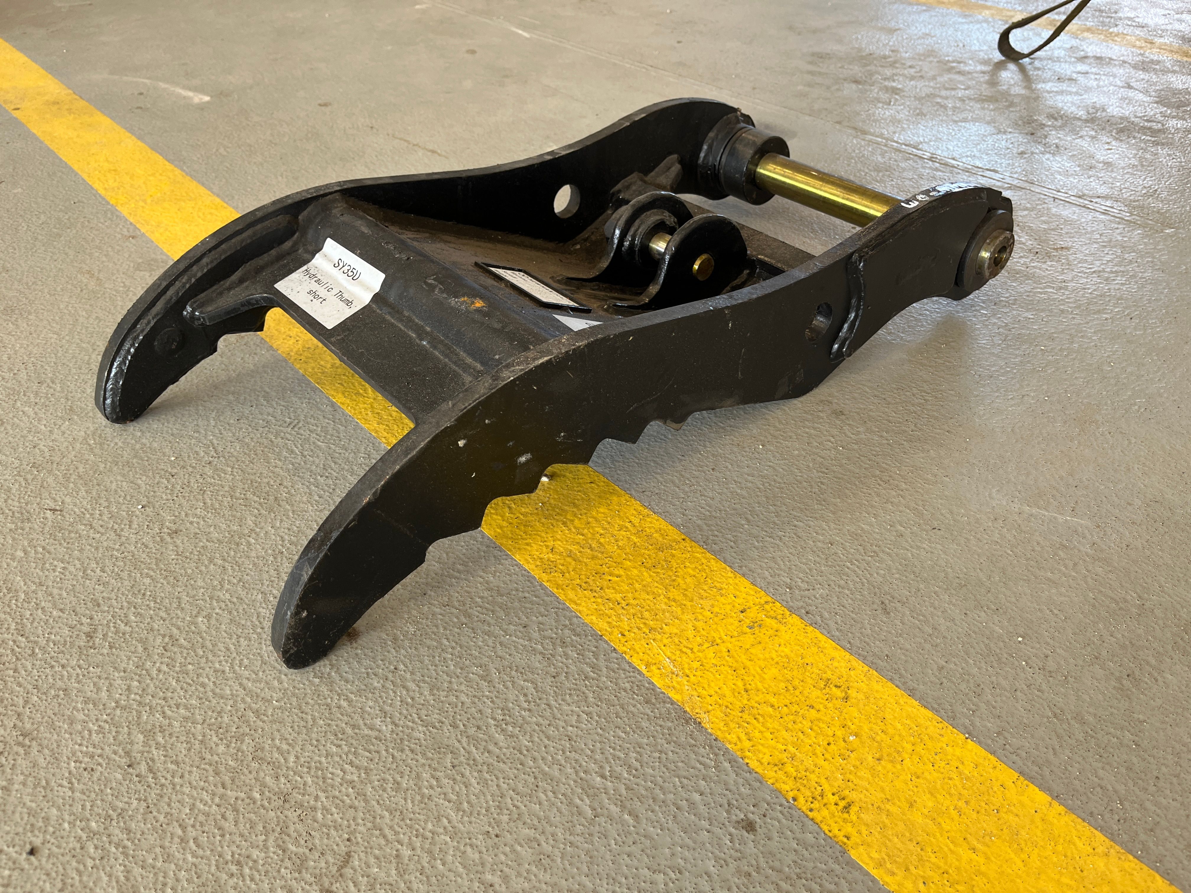 THS THUMB SHORT (NO QUICK COUPLER) FOR SY35U Photo 1 Thumbnail