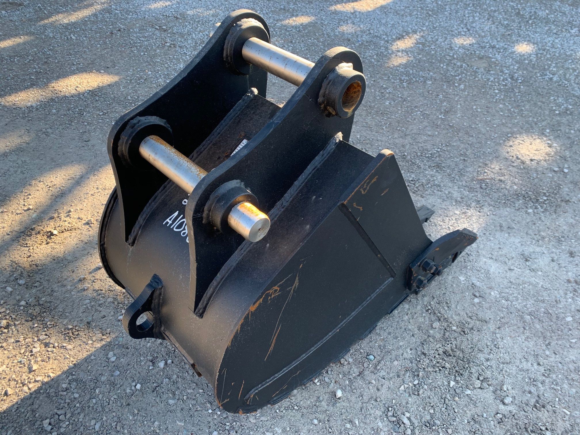 24" BUCKET FOR SY95C Photo 2 Thumbnail