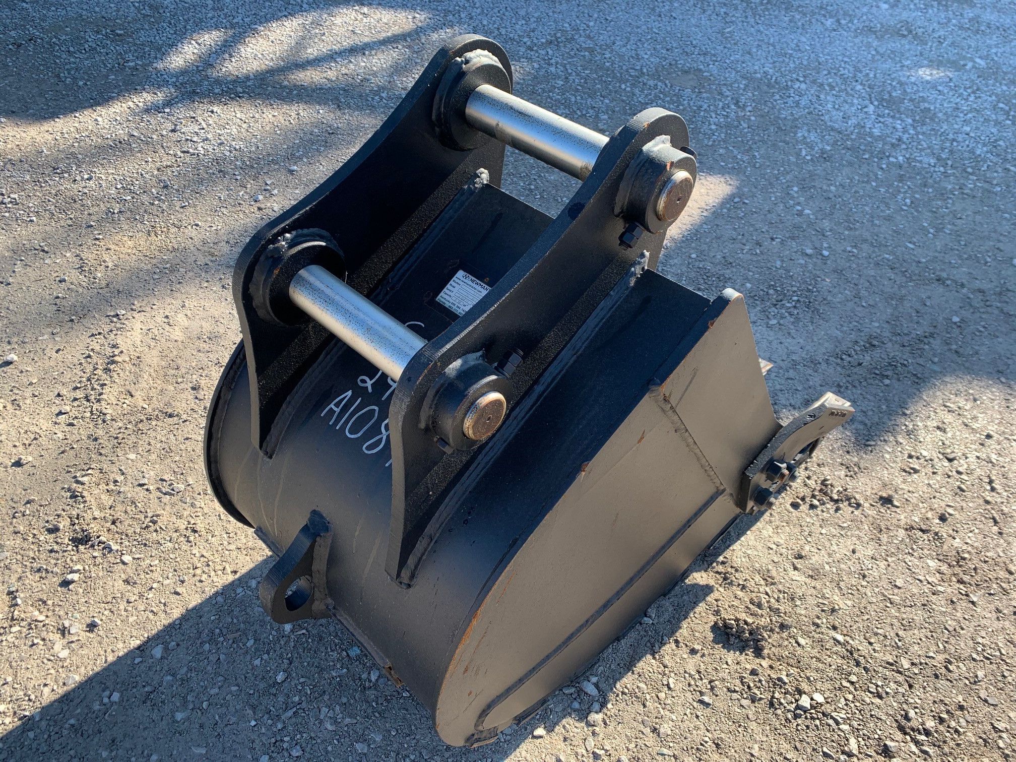 24" BUCKET FOR SY95C Photo 2 Thumbnail