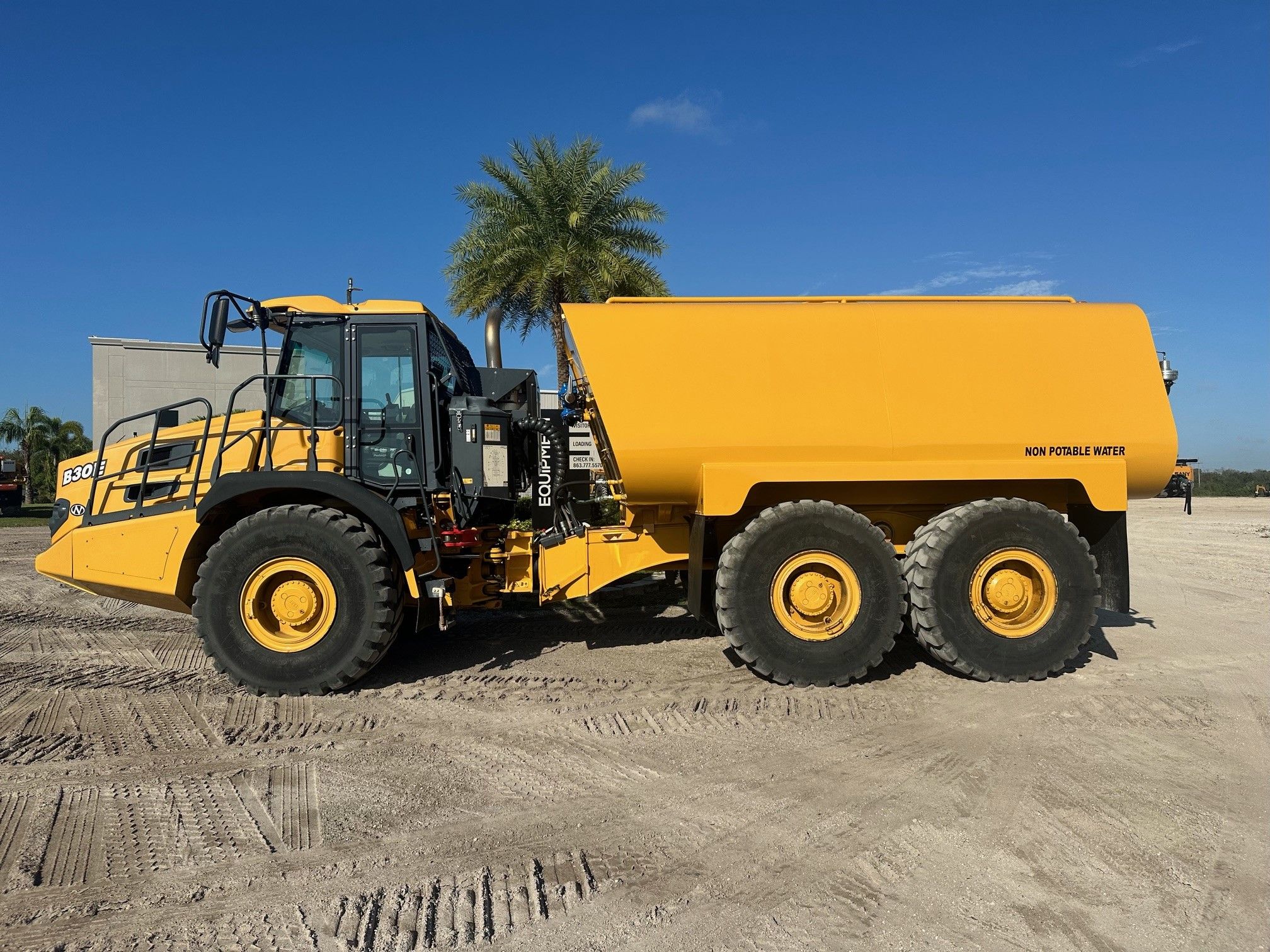 2021 BELL B30E Photo 2 Thumbnail