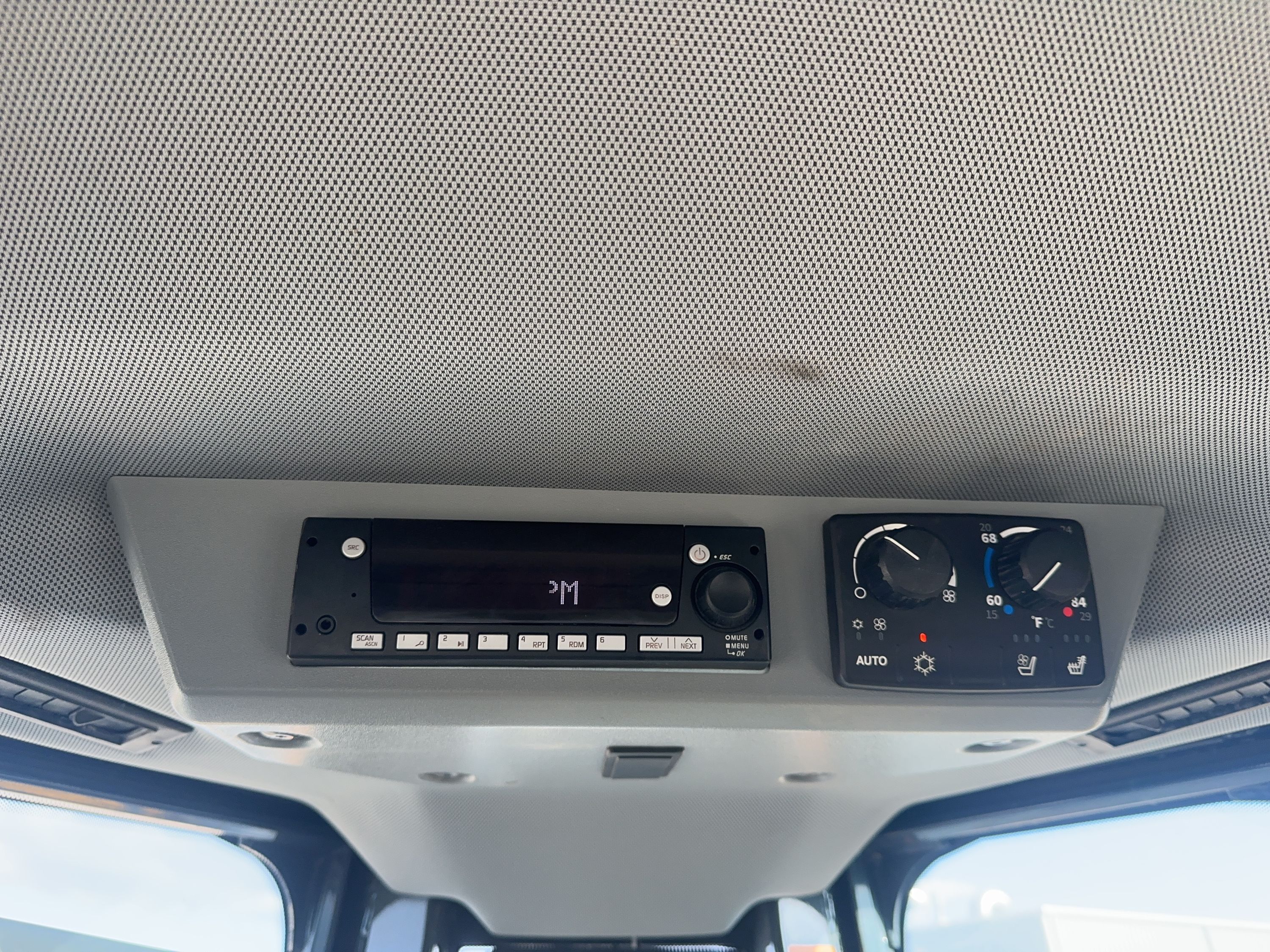 2023 JOHN DEERE 850L WLT Photo 22 Thumbnail