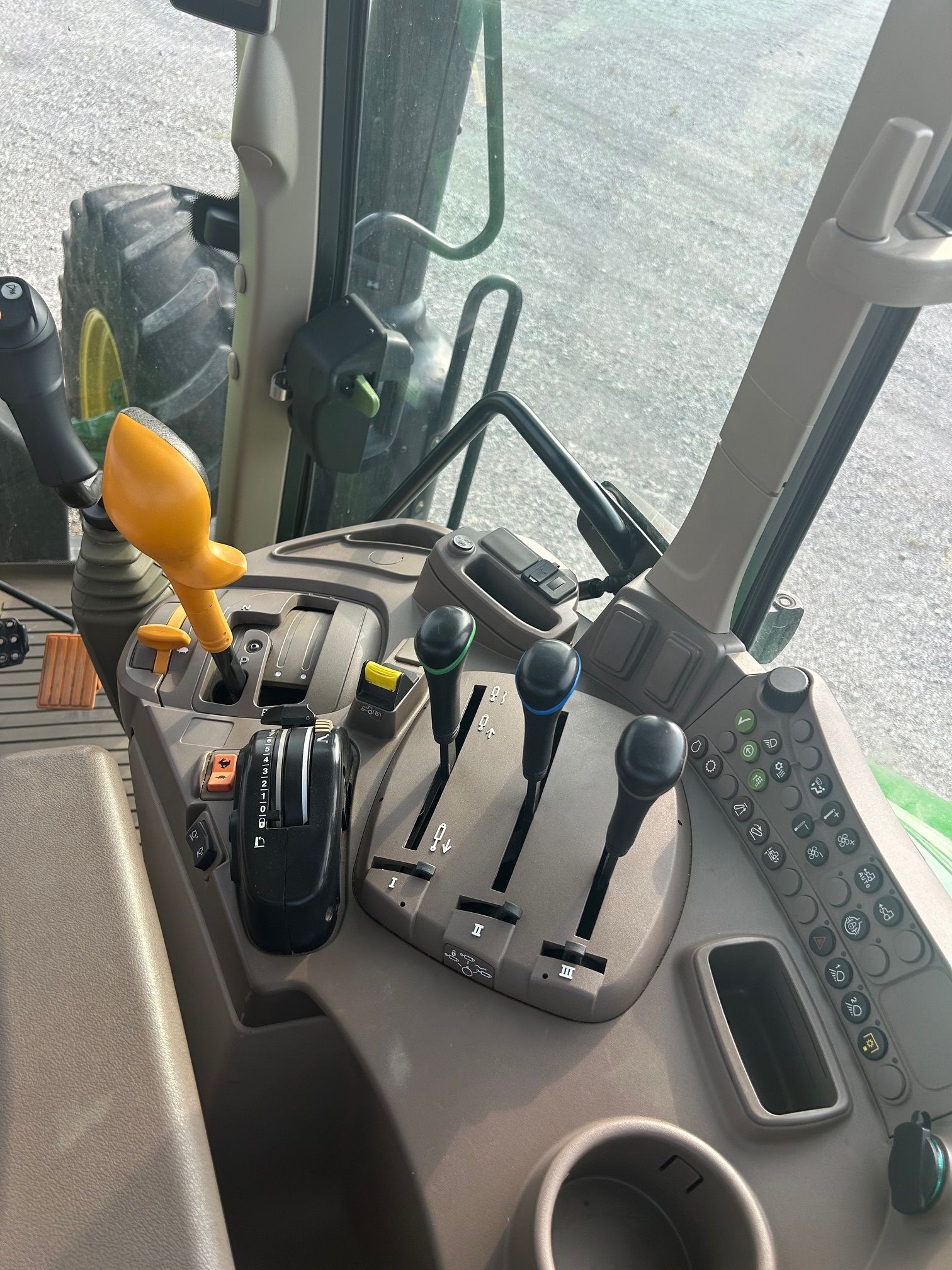 2021 JOHN DEERE 6155M Photo 9 Thumbnail