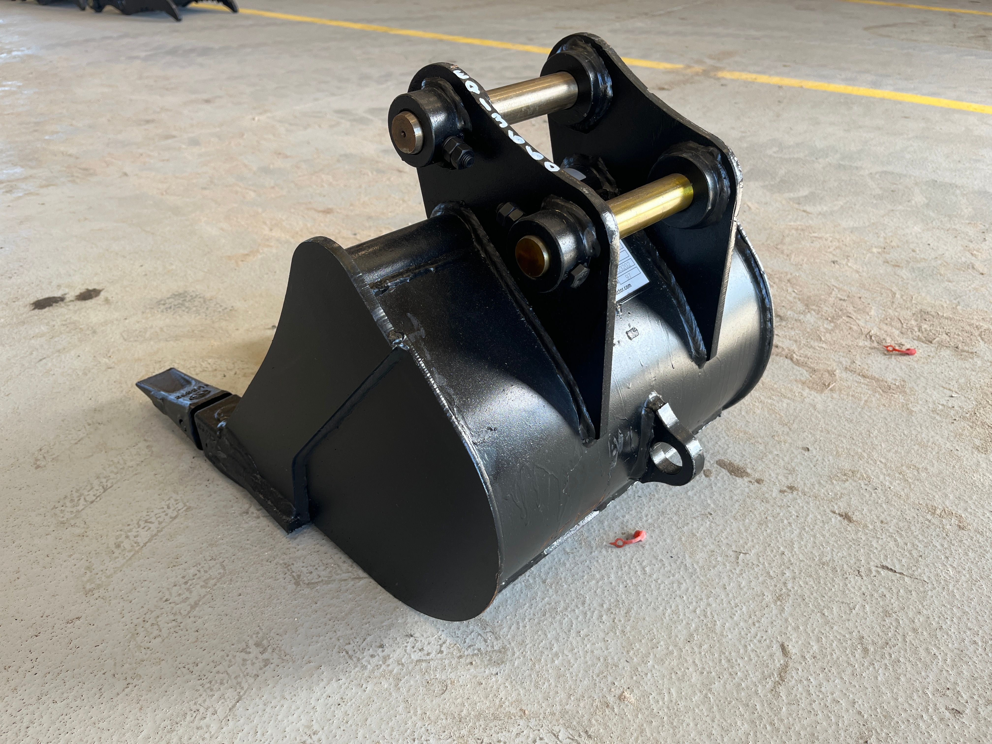 18" BUCKET FOR SY16C Photo 2 Thumbnail