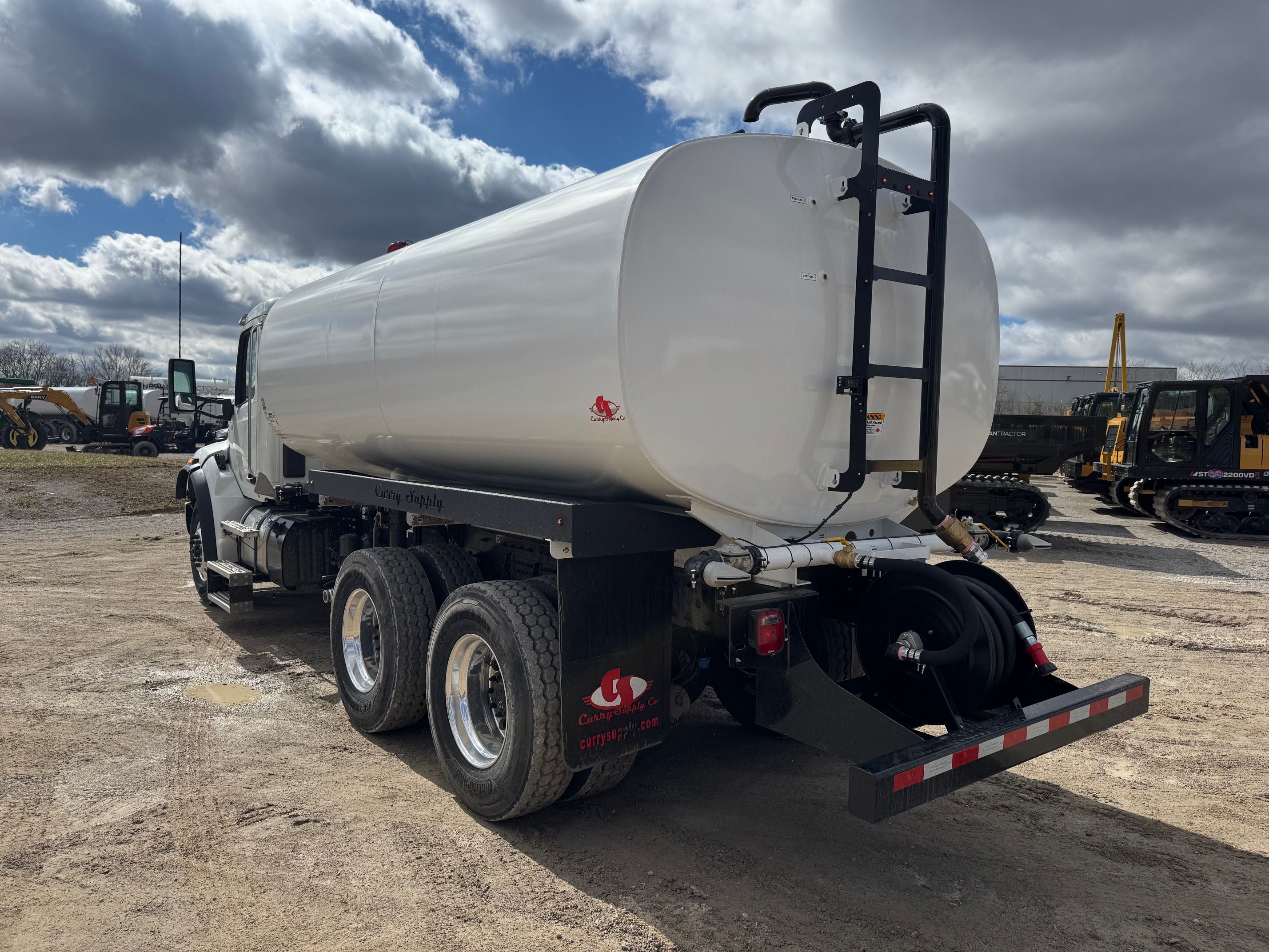 2025 PETERBILT 548 WATER Photo 2 Thumbnail