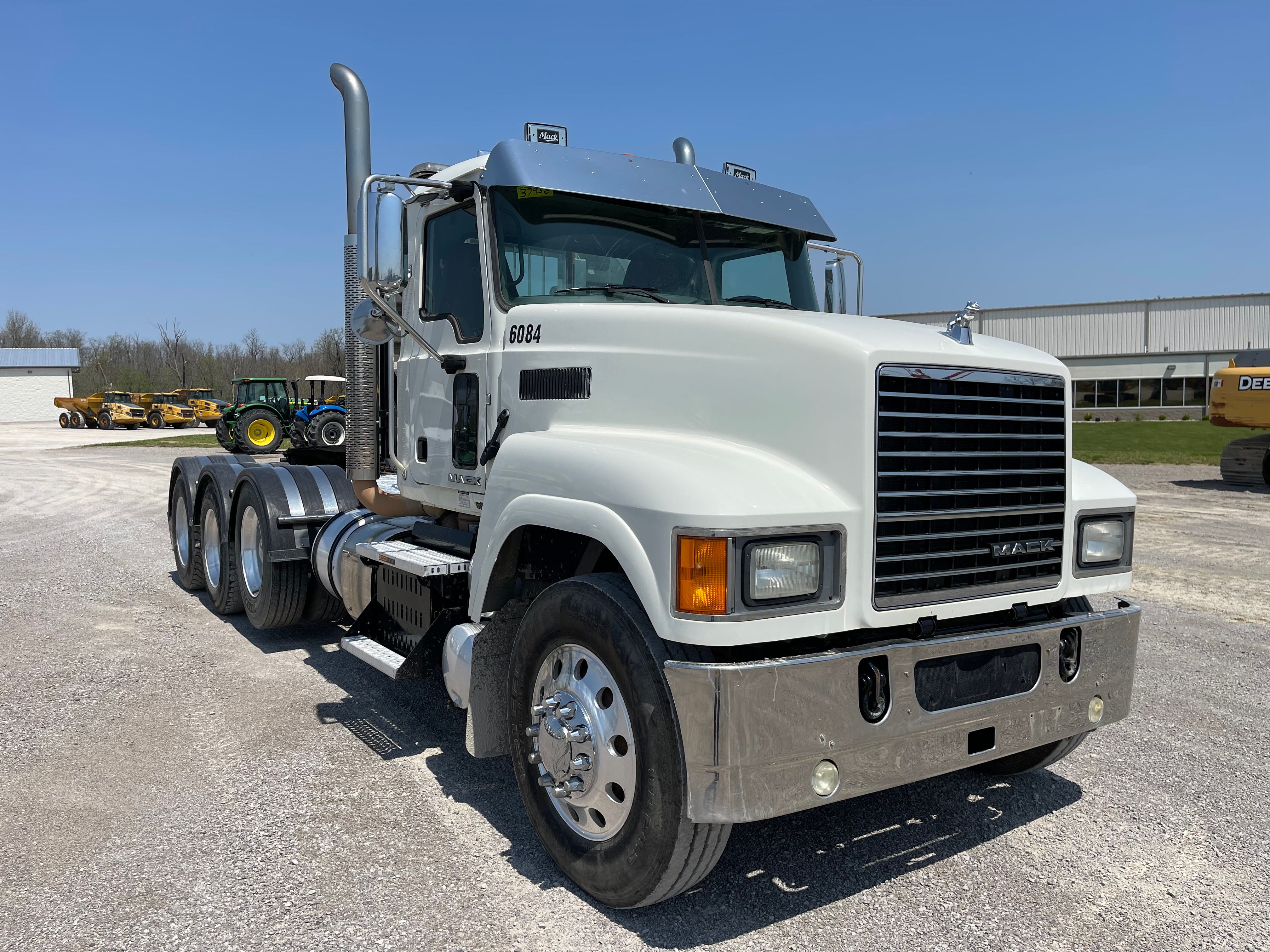 2016 MACK CHU613 Photo 6 Thumbnail