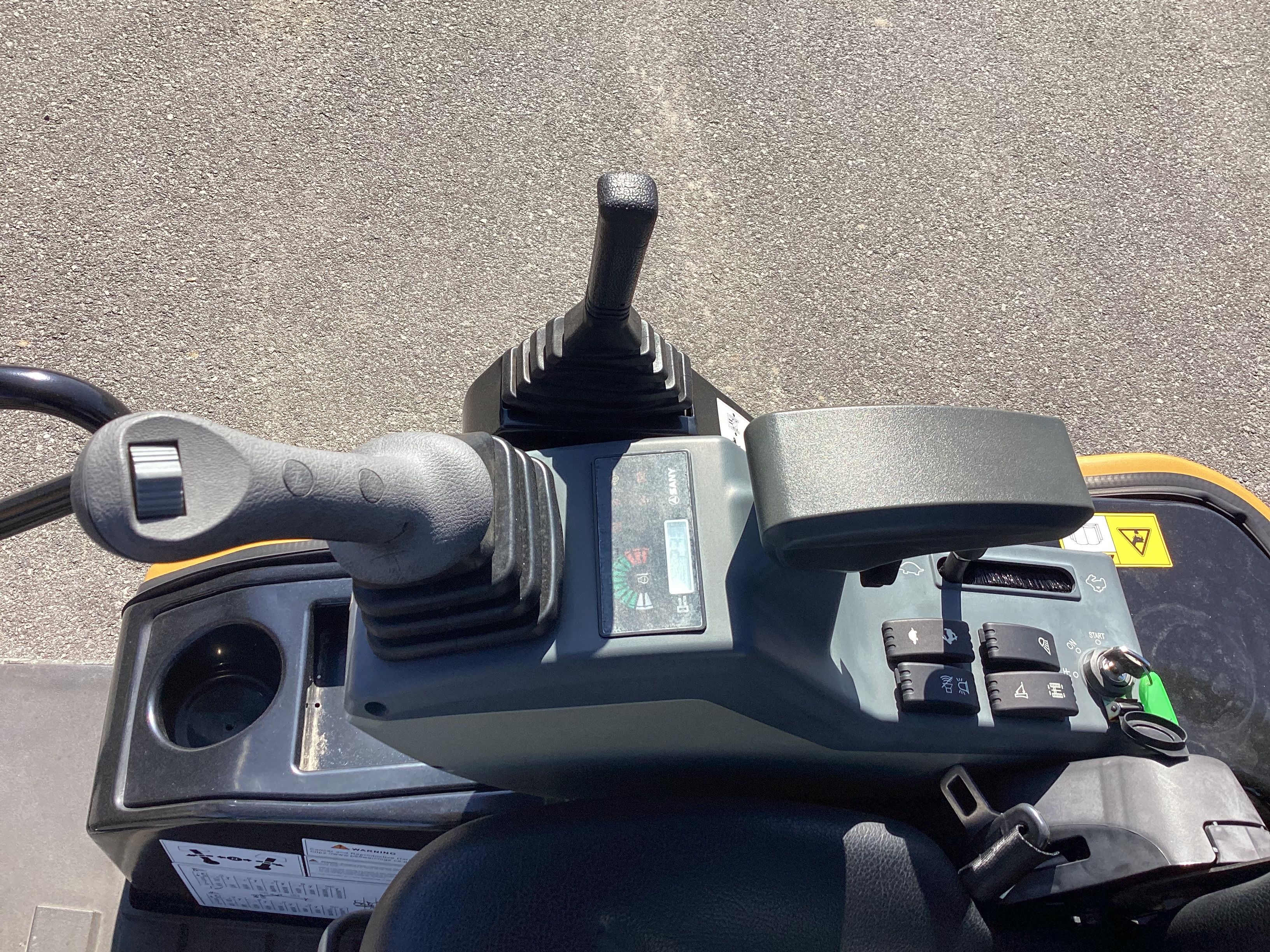  SANY SY16C Photo 8 Thumbnail