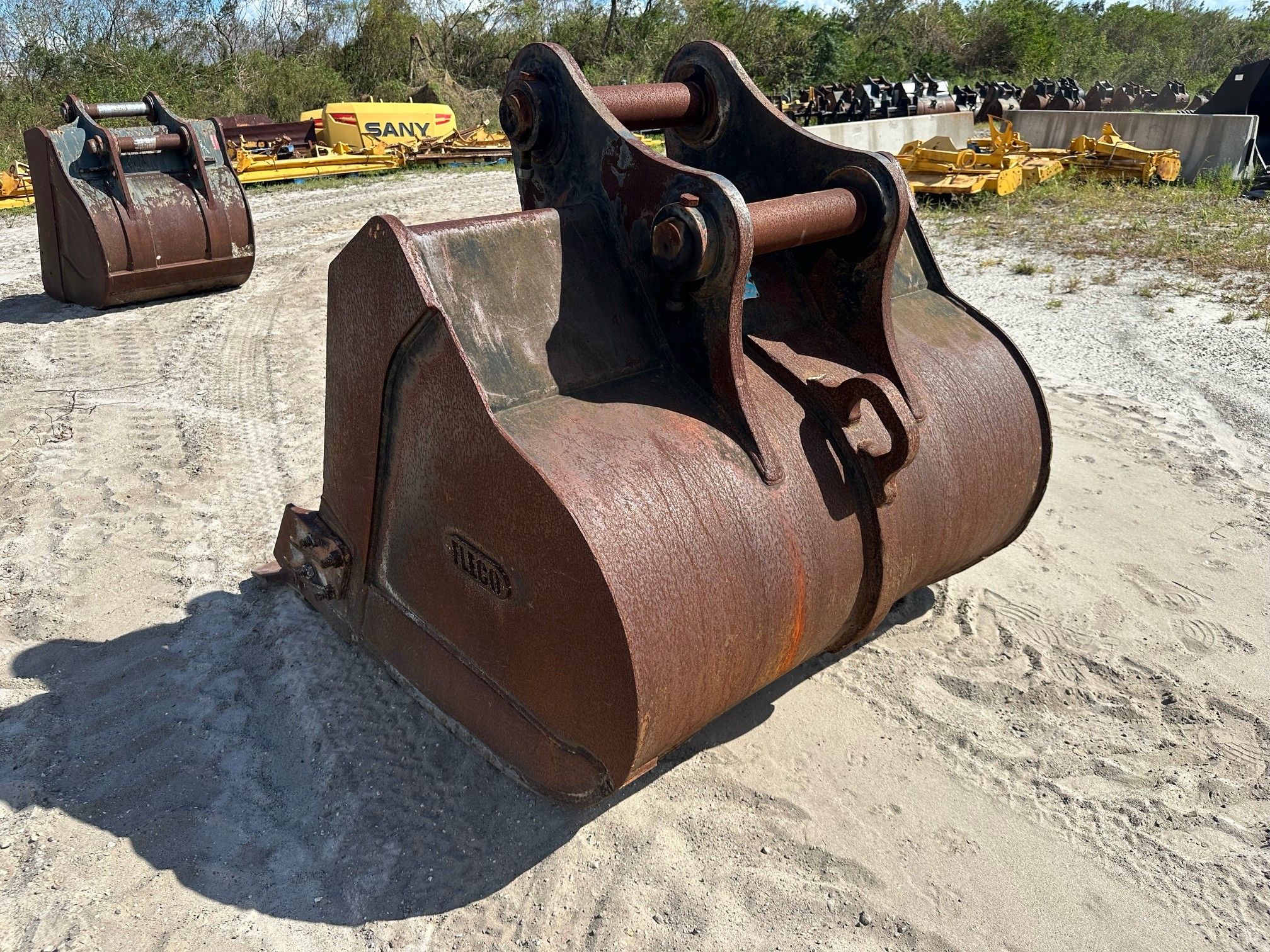 54" BUCKET FOR SY265C Photo 2 Thumbnail