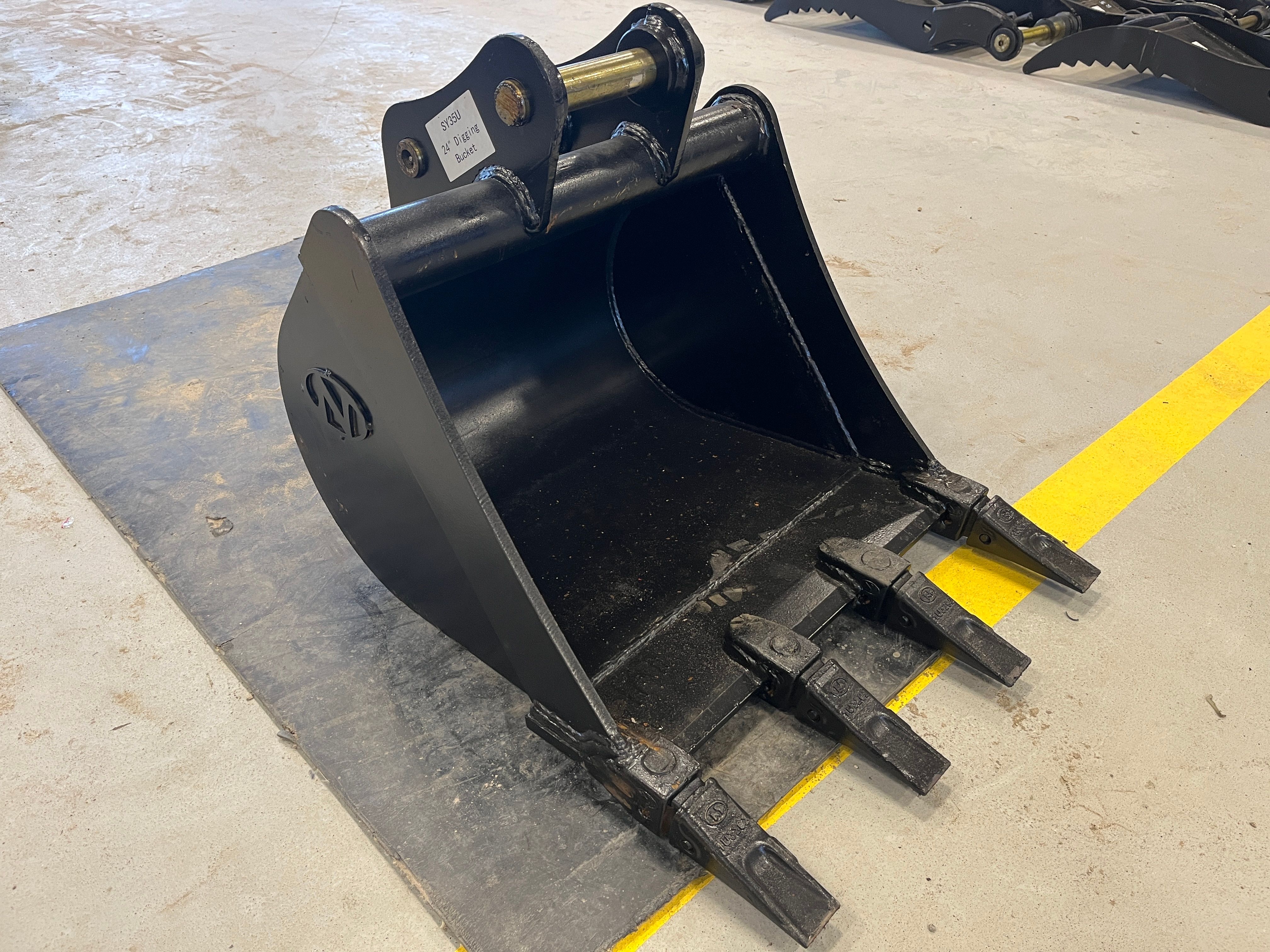 24" BUCKET FOR SY35U Photo 4 Thumbnail